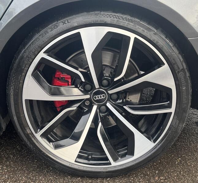 2018 Audi RS4 Avant image 25