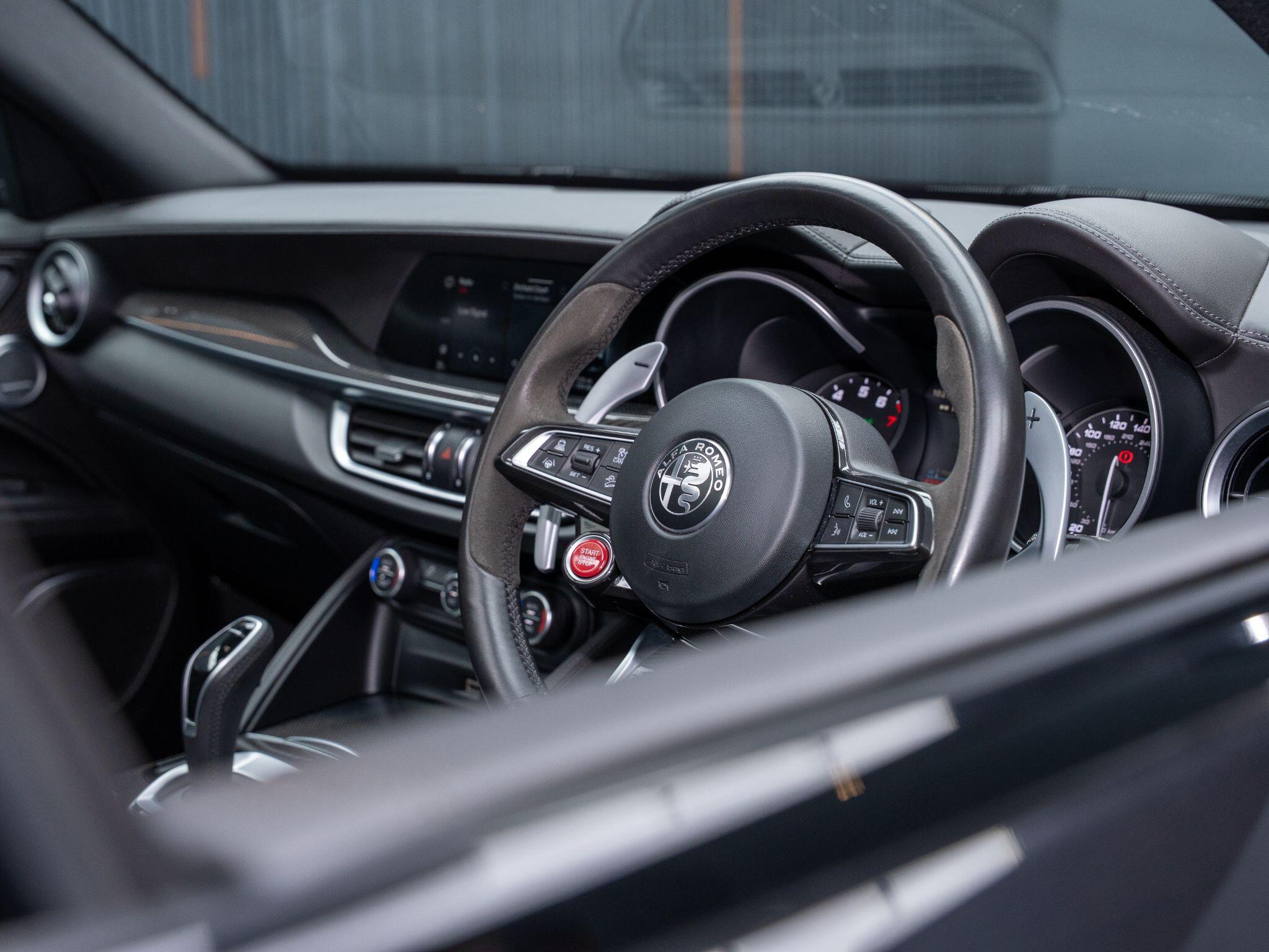 Alfa Romeo Stelvio view 14