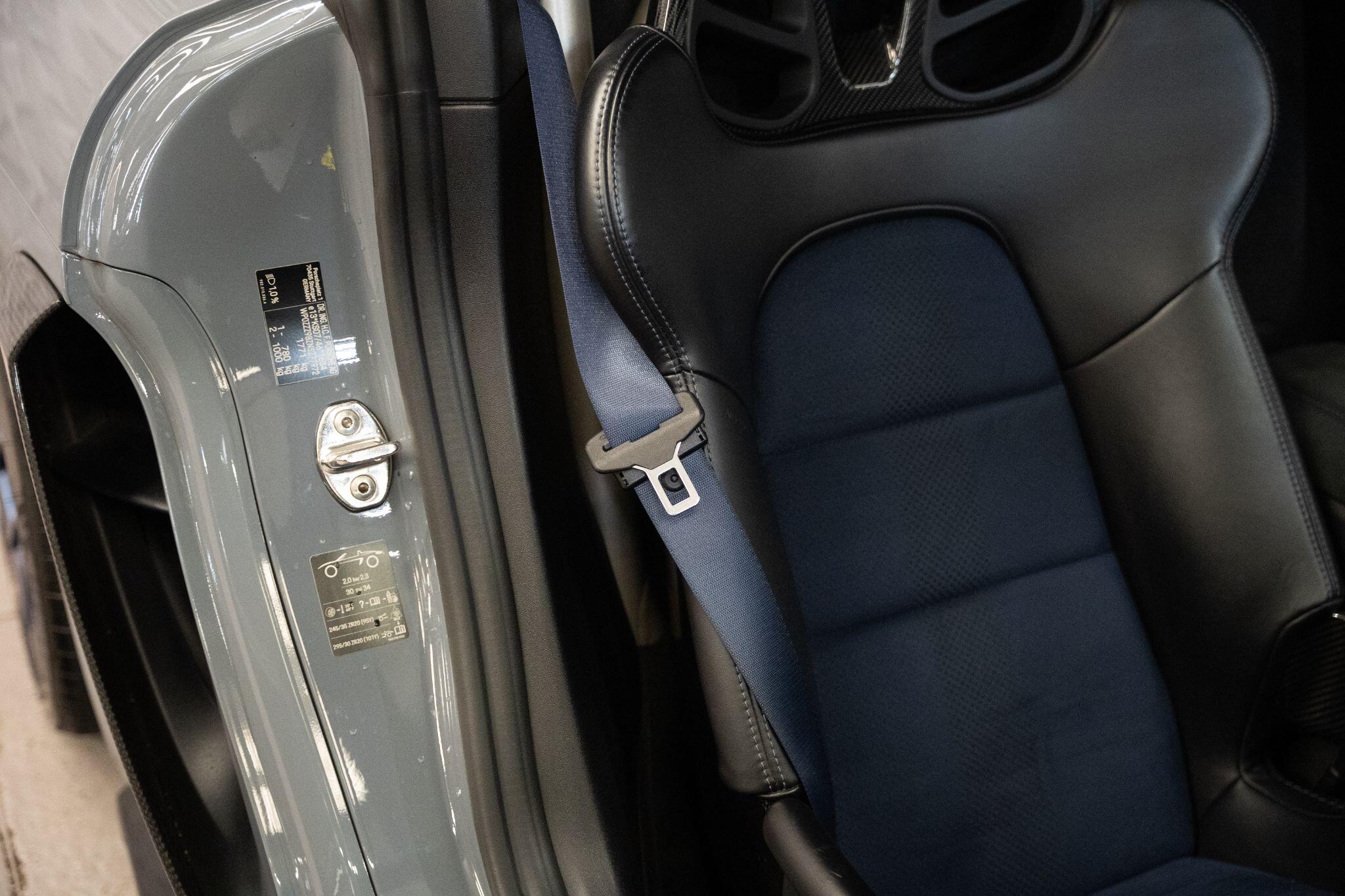 Porsche Cayman view 36
