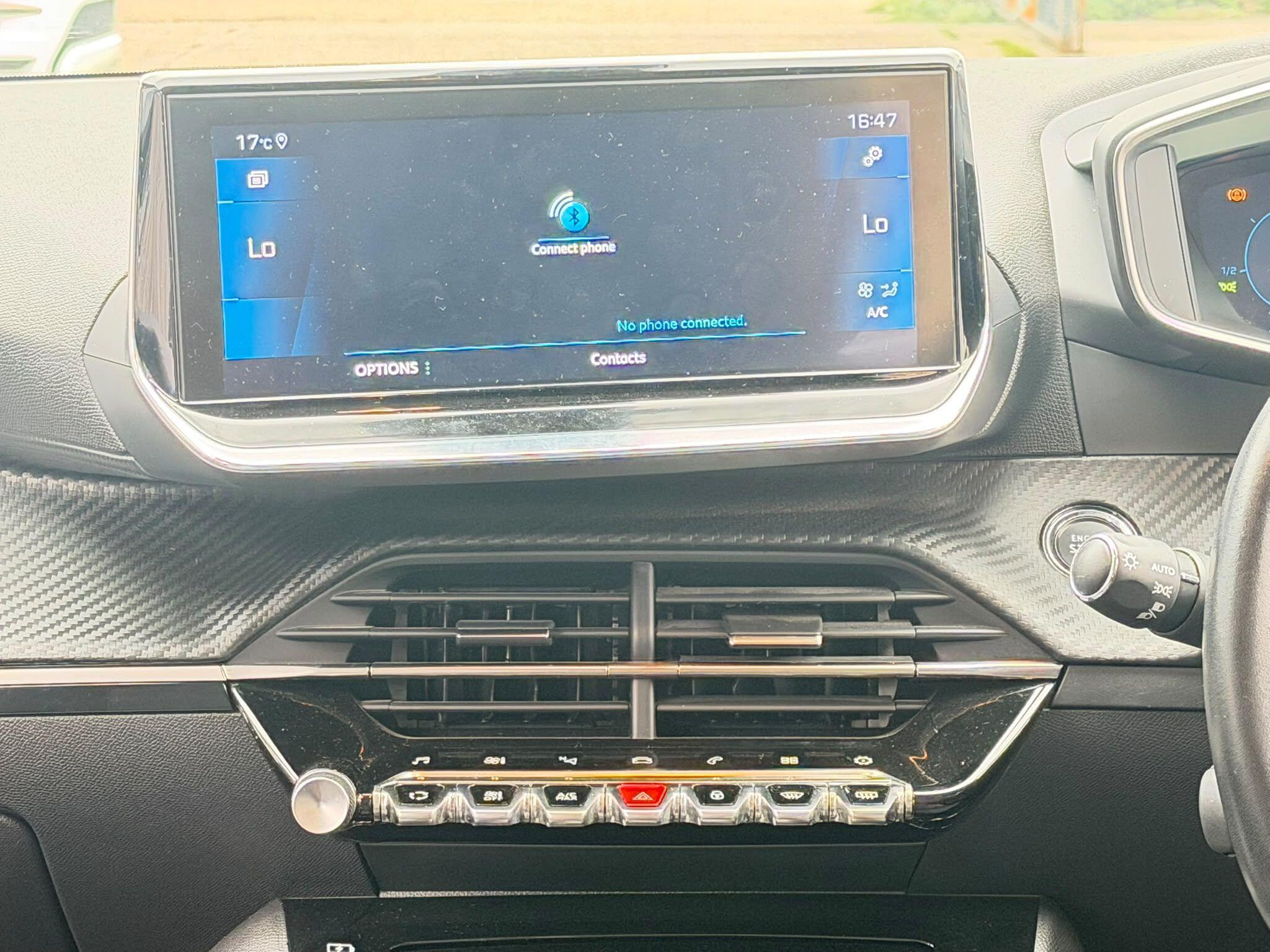 Peugeot 208 view 23