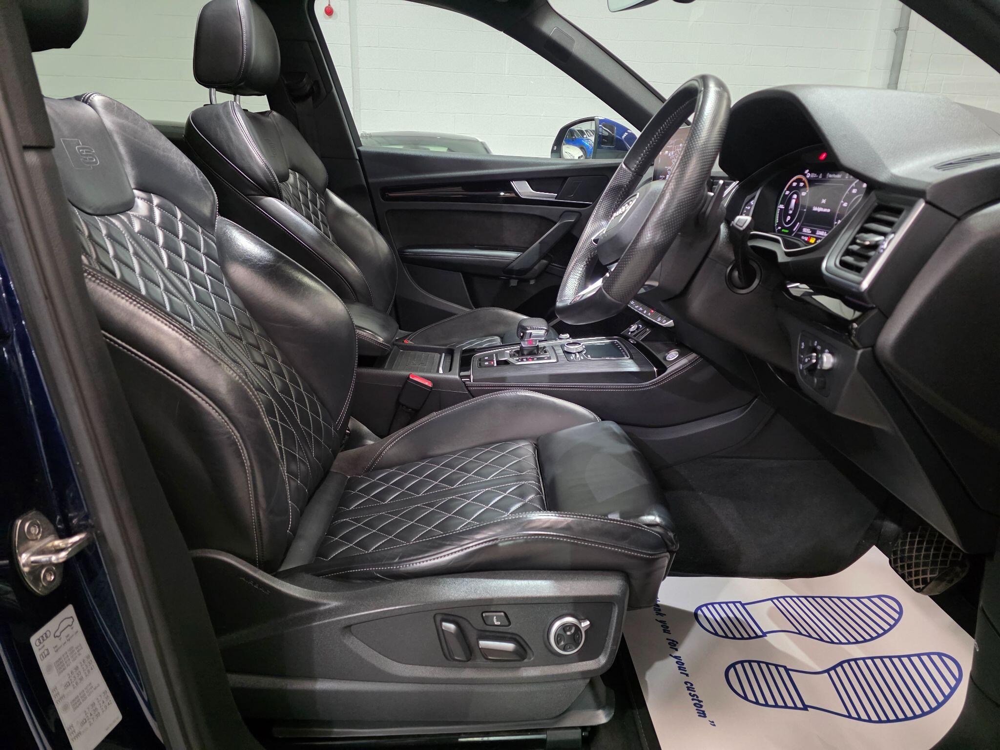 Audi Q5 view 6