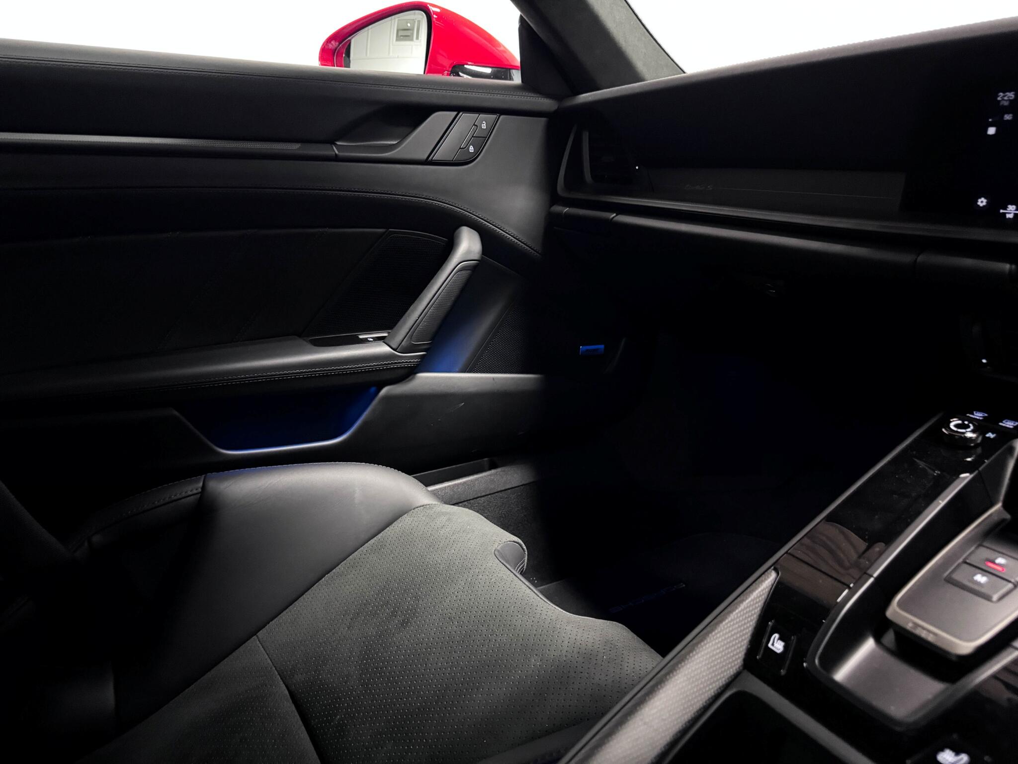 Porsche 911 view 49