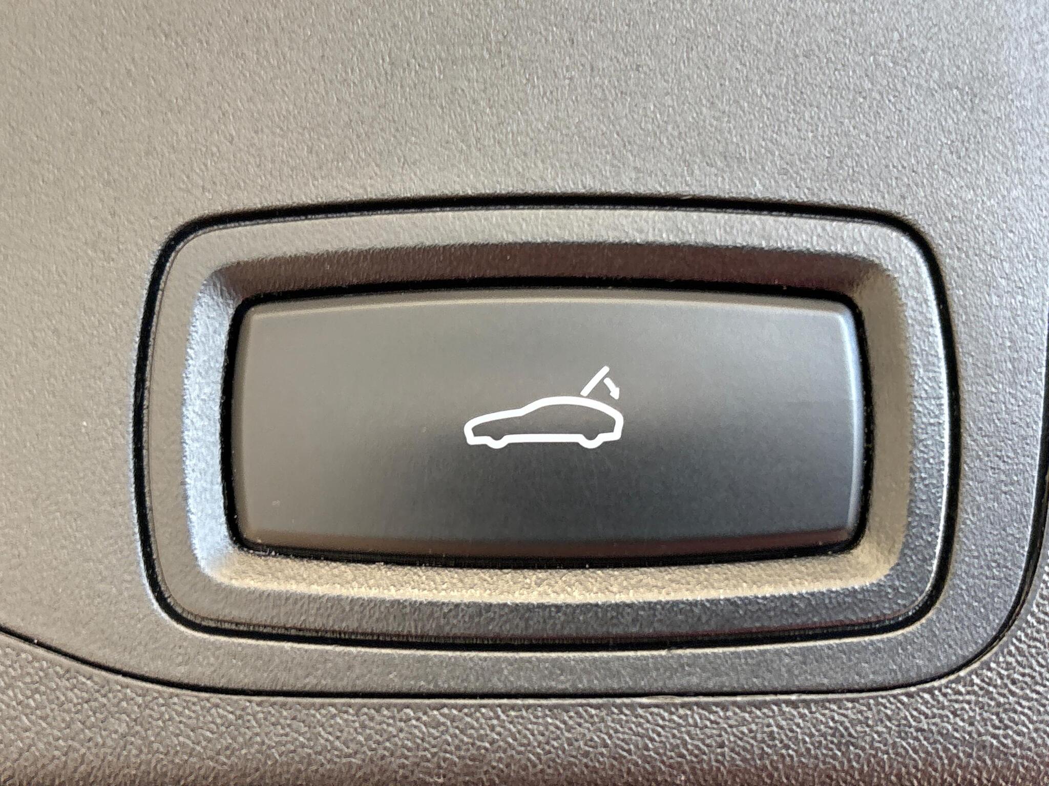 Porsche Taycan view 49