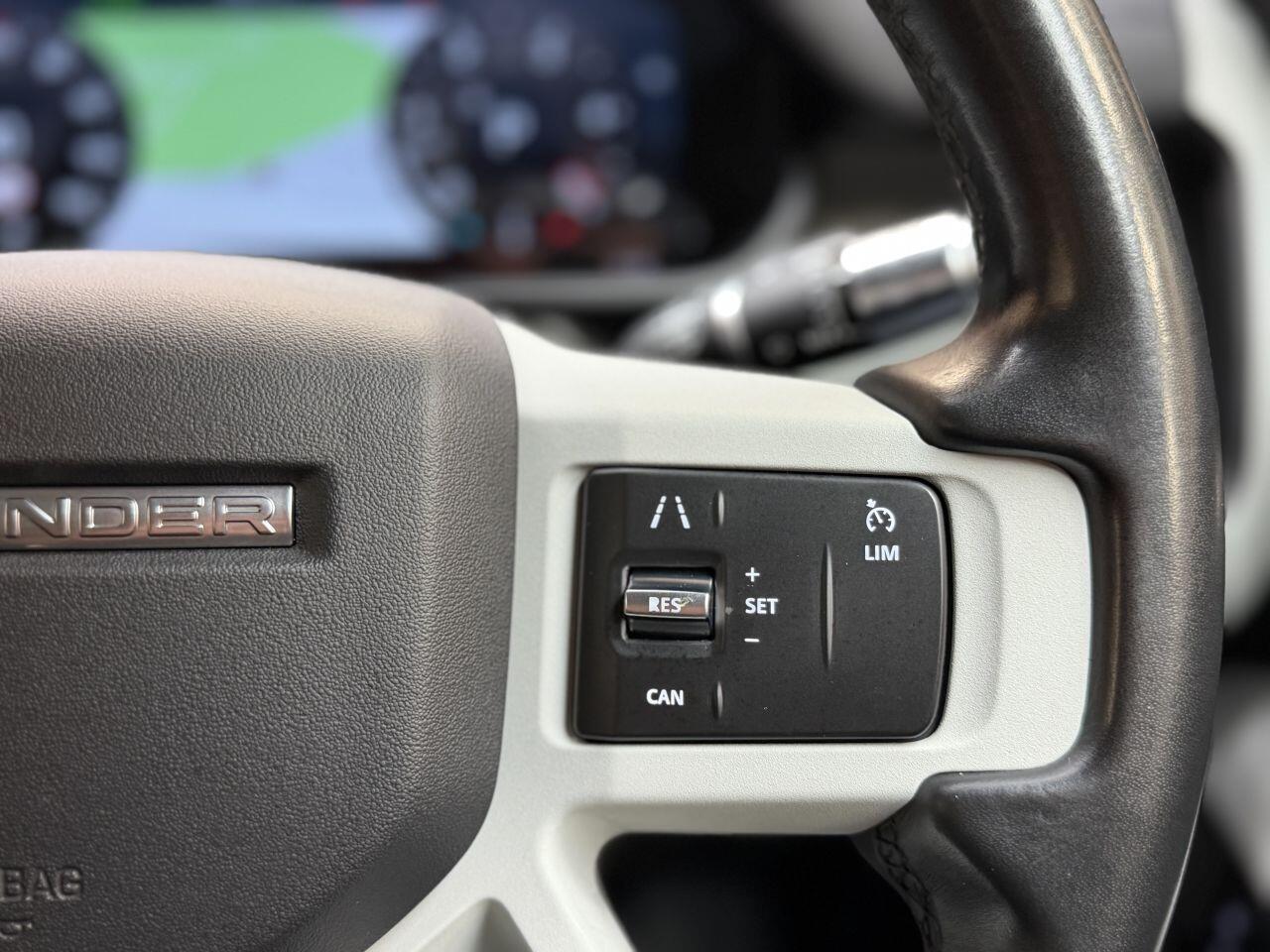 Land Rover Defender 110 view 28