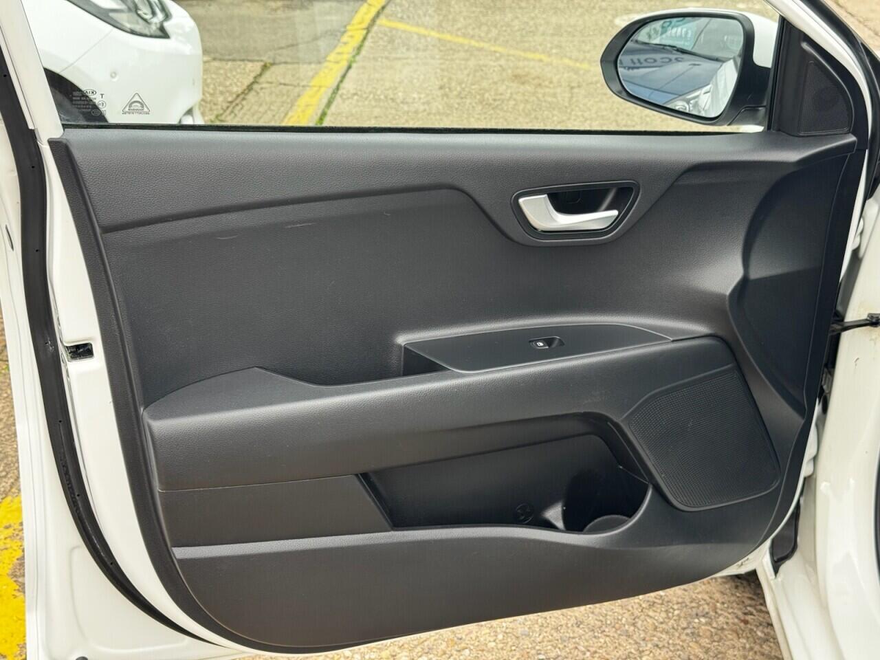 Kia Rio view 26