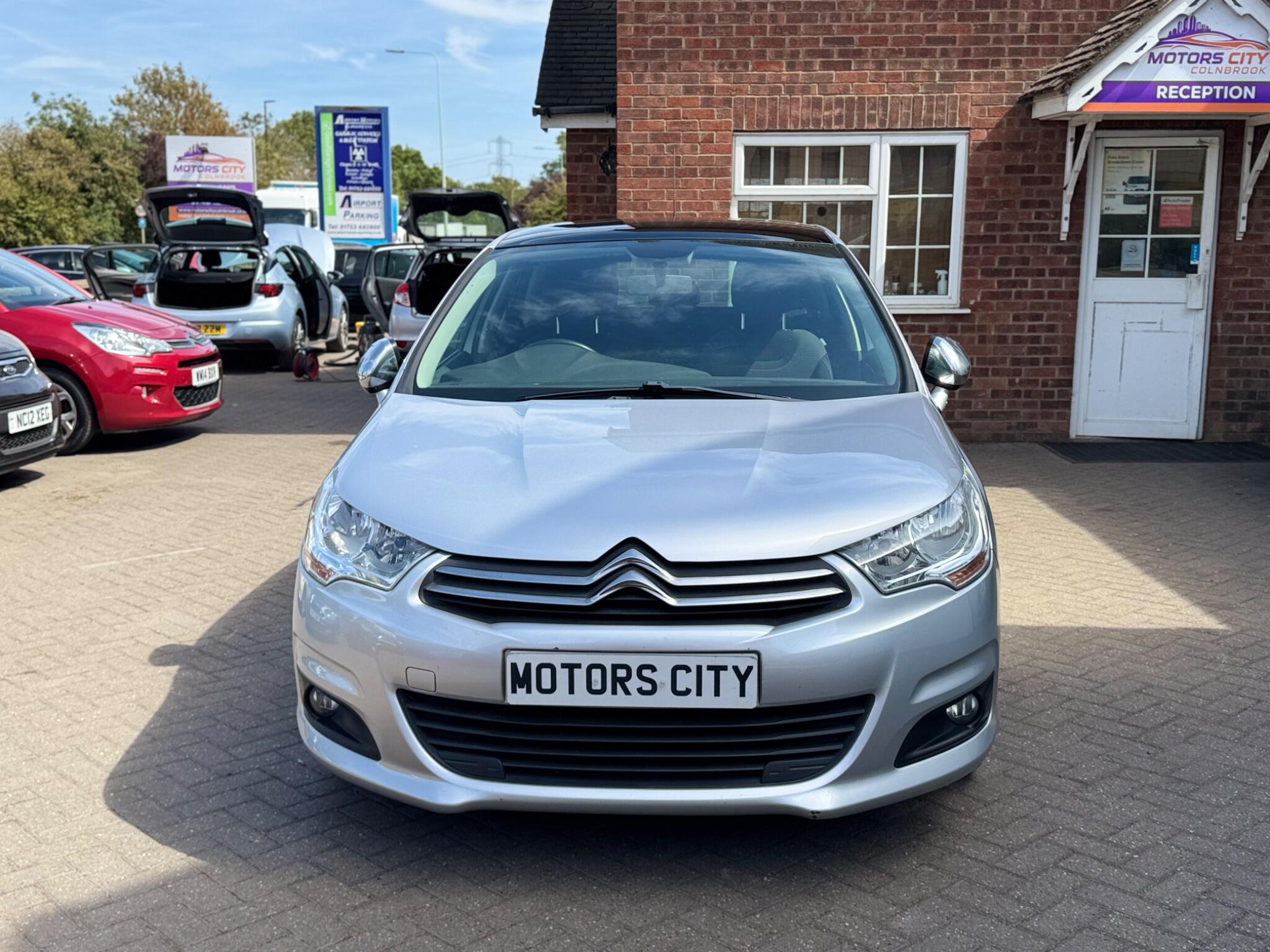 Citroen C4 view 3