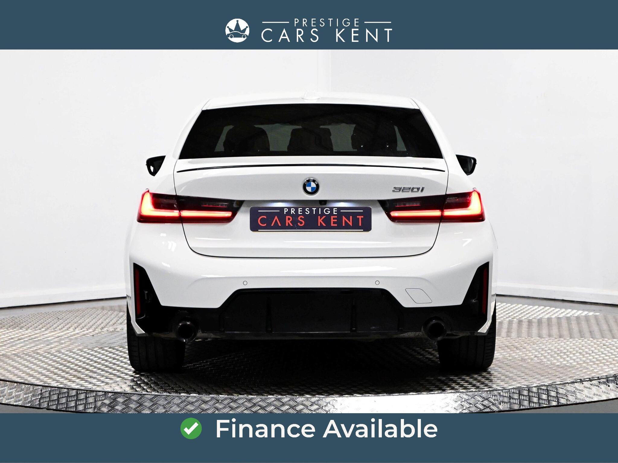BMW 3 Series view 4