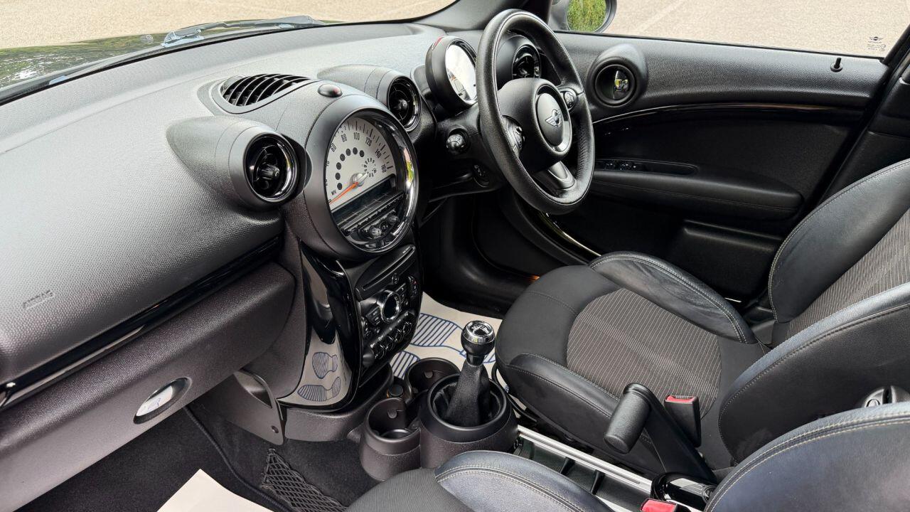 Mini Countryman view 8