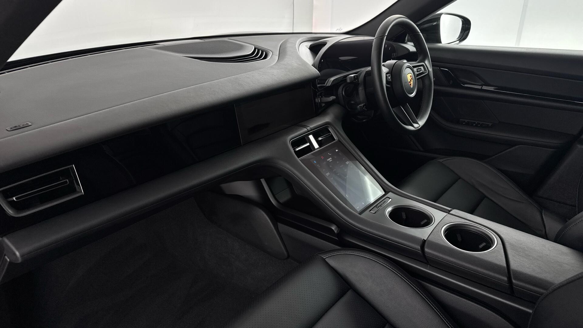 Porsche Taycan view 10