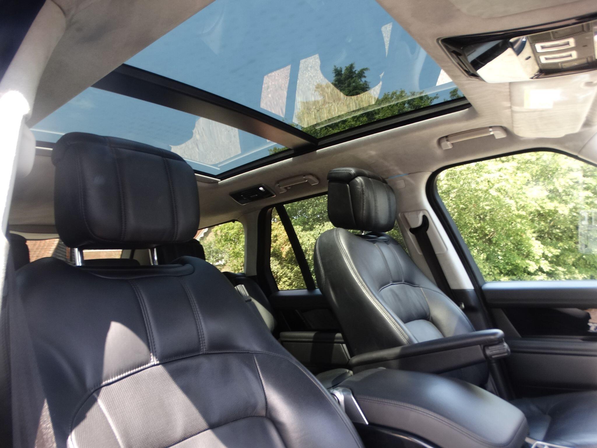 Land Rover Range Rover view 22
