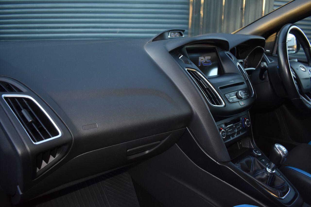 Ford Focus view 23