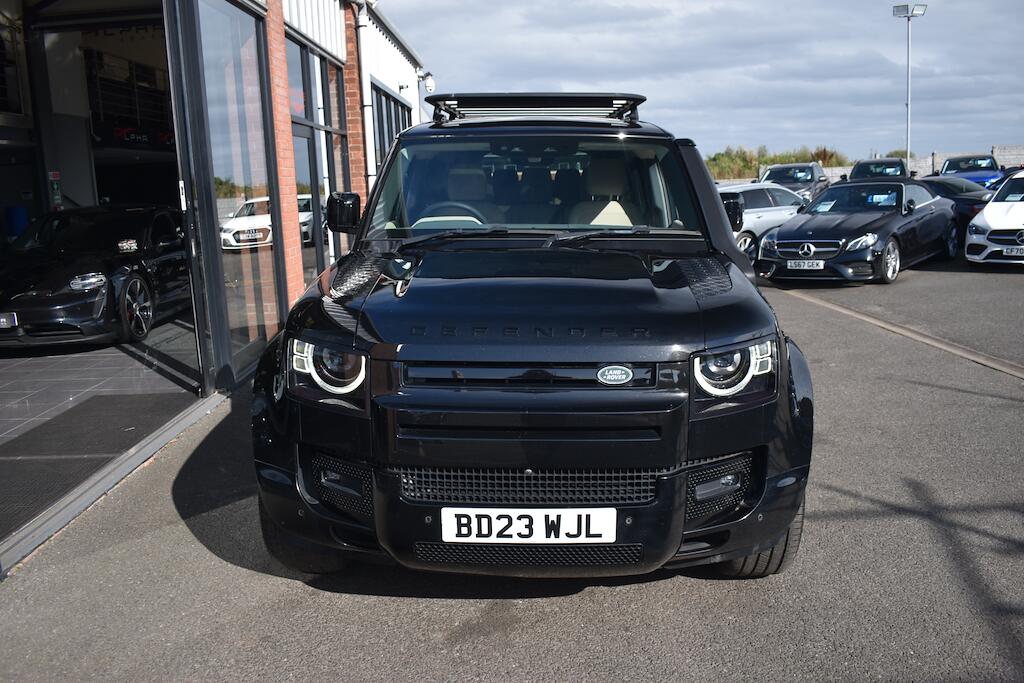 Land Rover Defender view 3