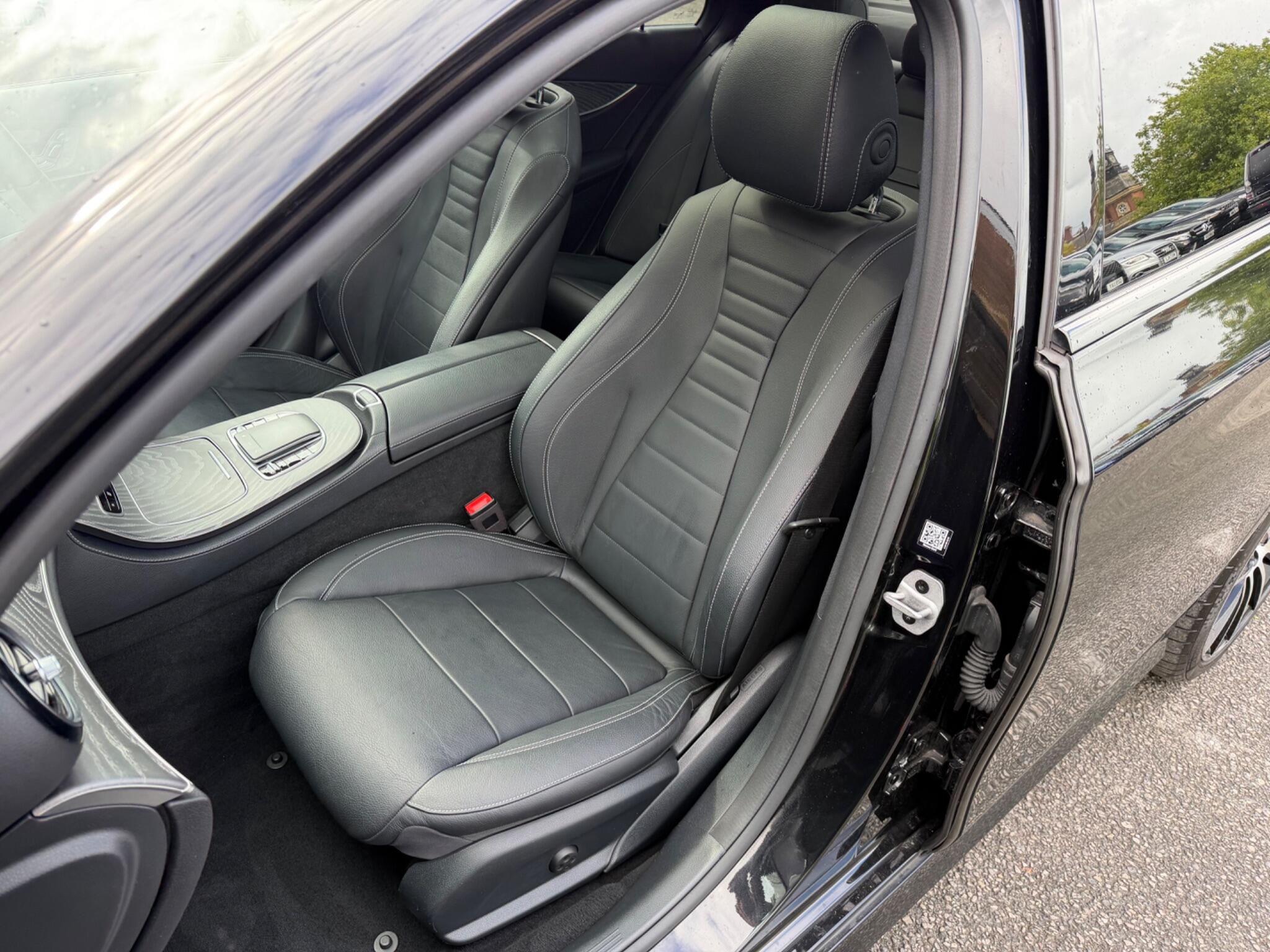 Mercedes-Benz E-Class view 19