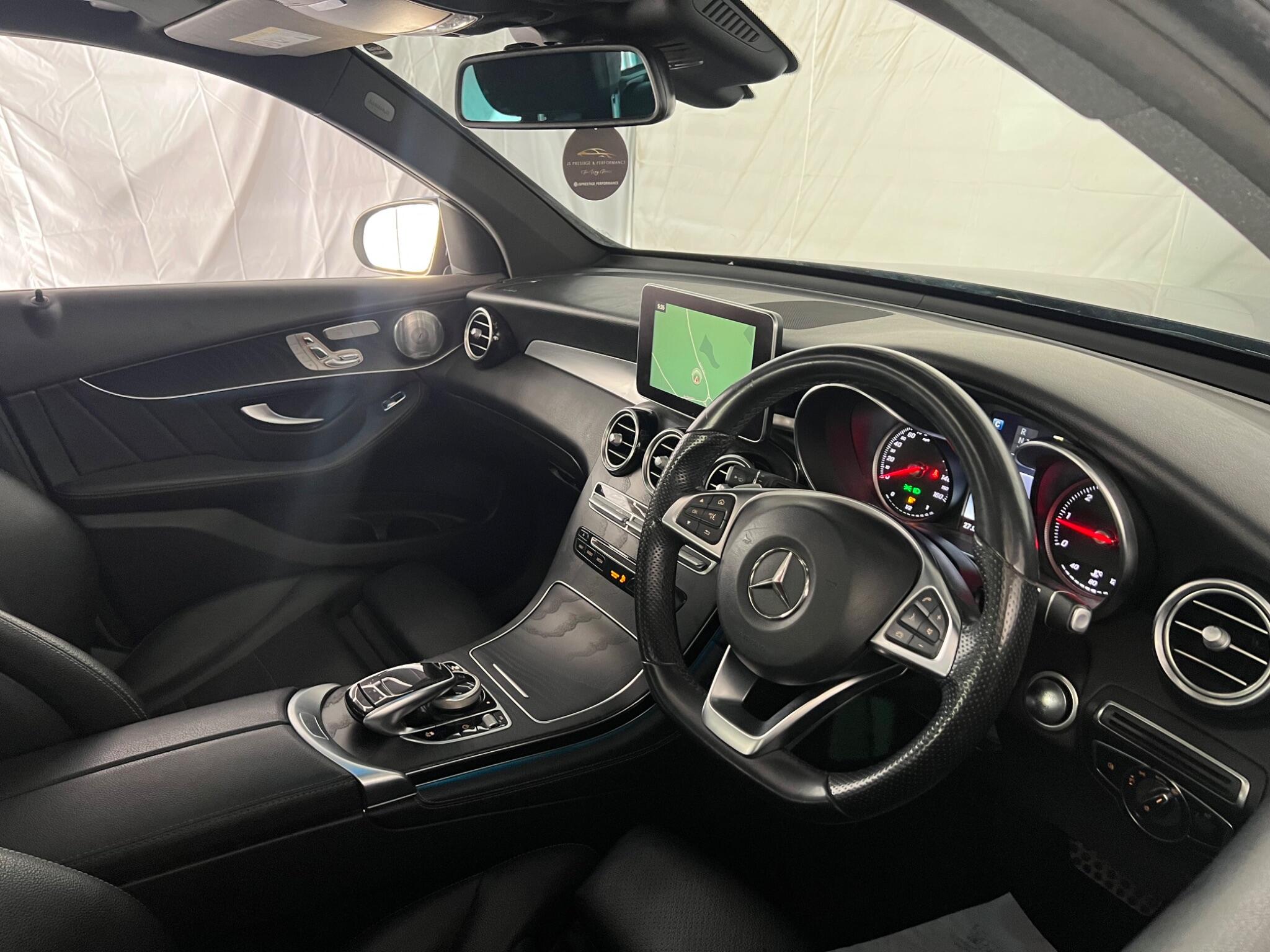Mercedes-Benz GLC view 18