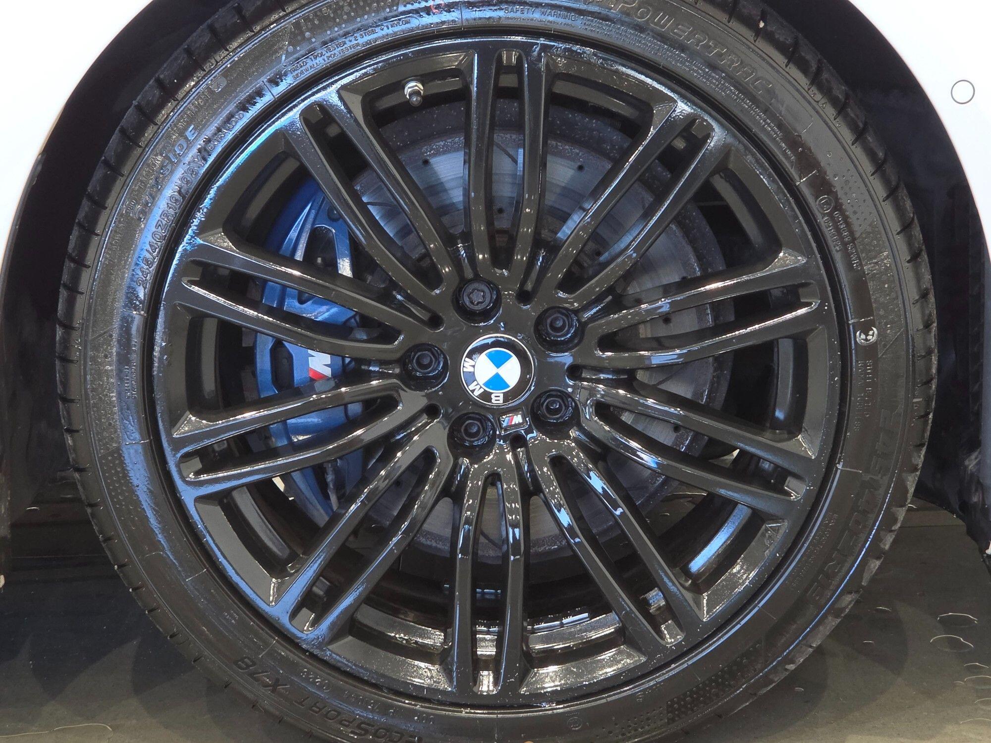 BMW 5 Series view 56
