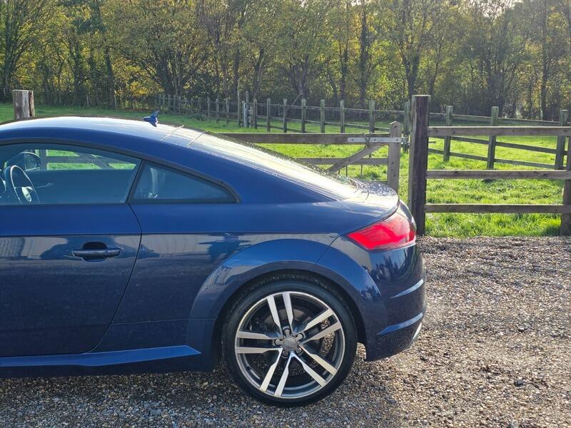 2015 Audi TT image 11