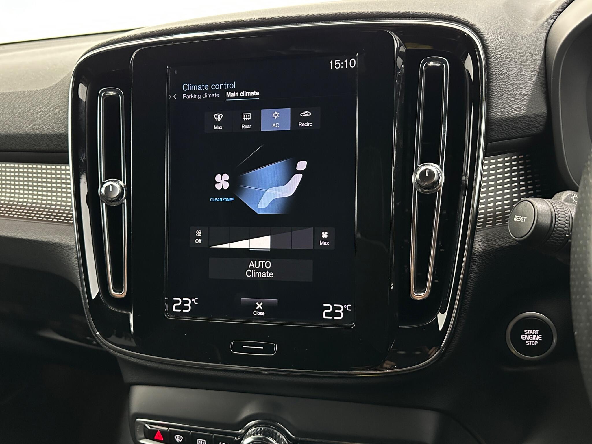 Volvo XC40 view 24
