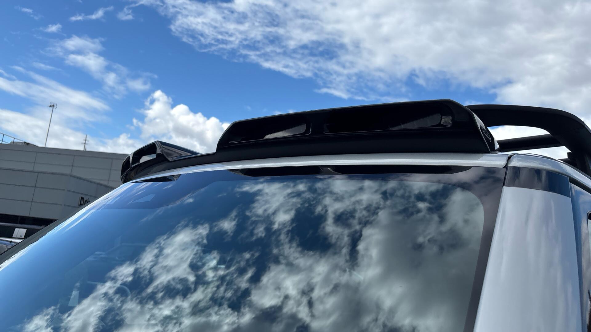 Land Rover Defender view 51
