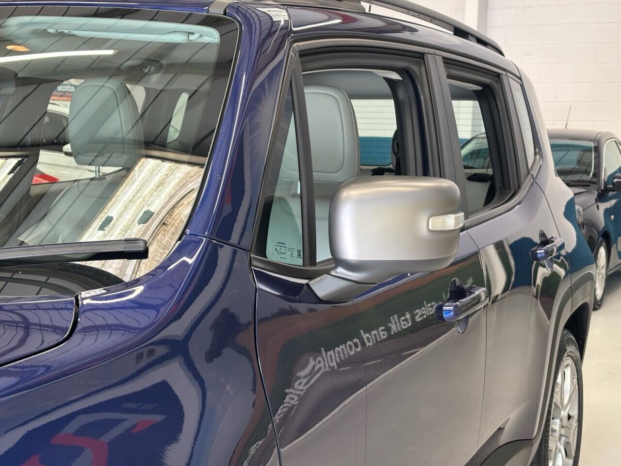 Jeep Renegade view 43