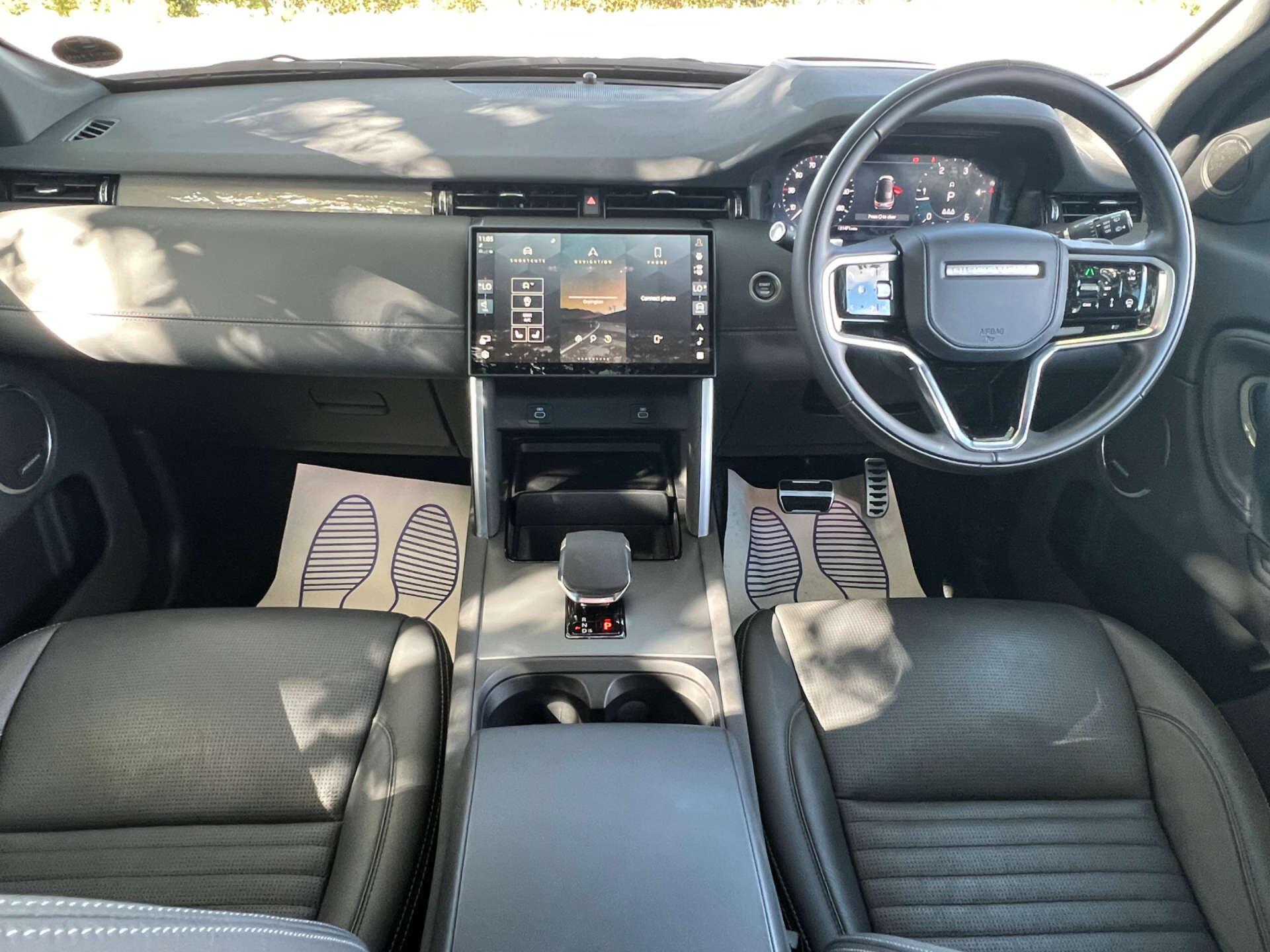 Land Rover Discovery Sport view 38