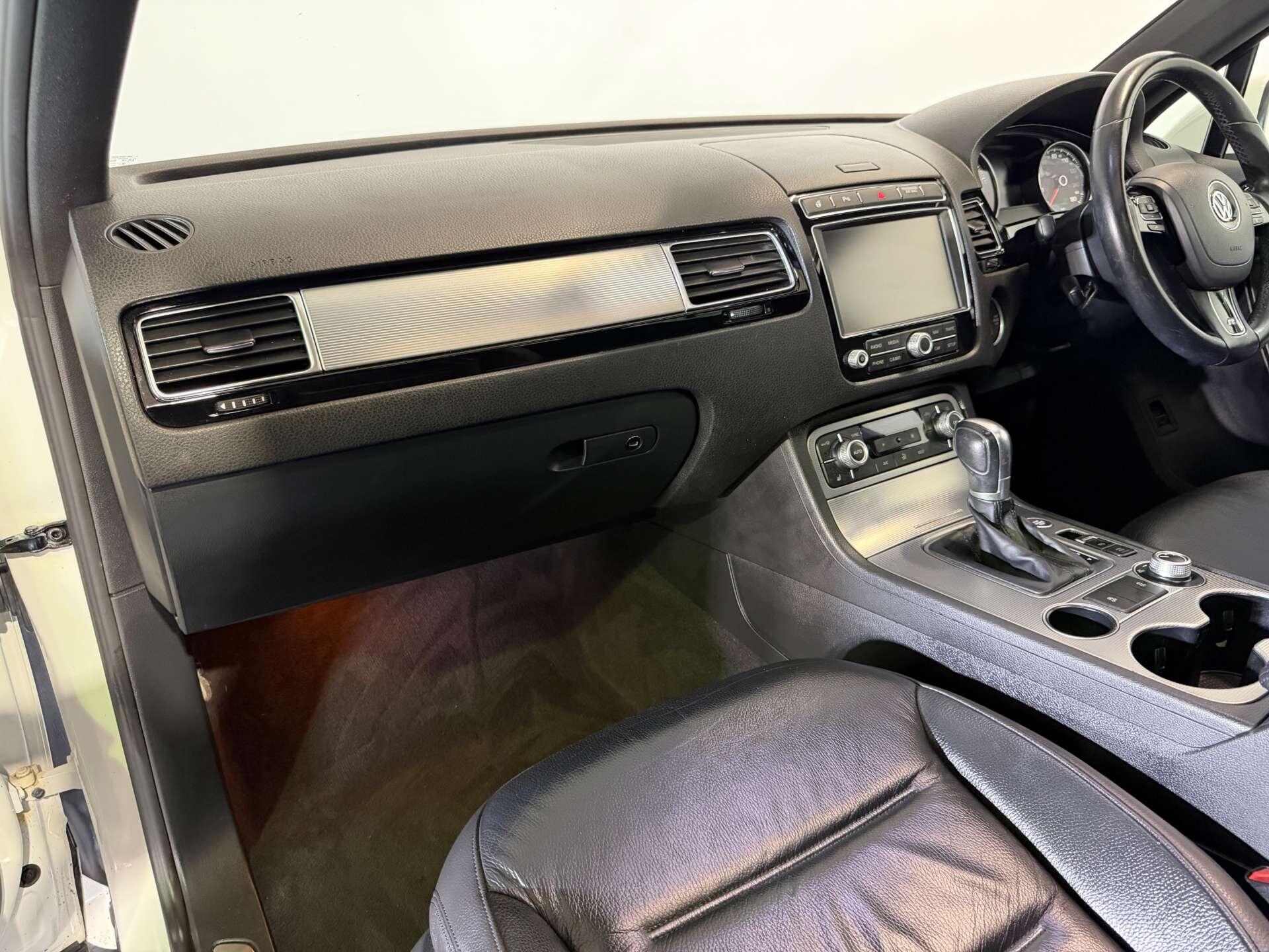 Volkswagen Touareg view 67
