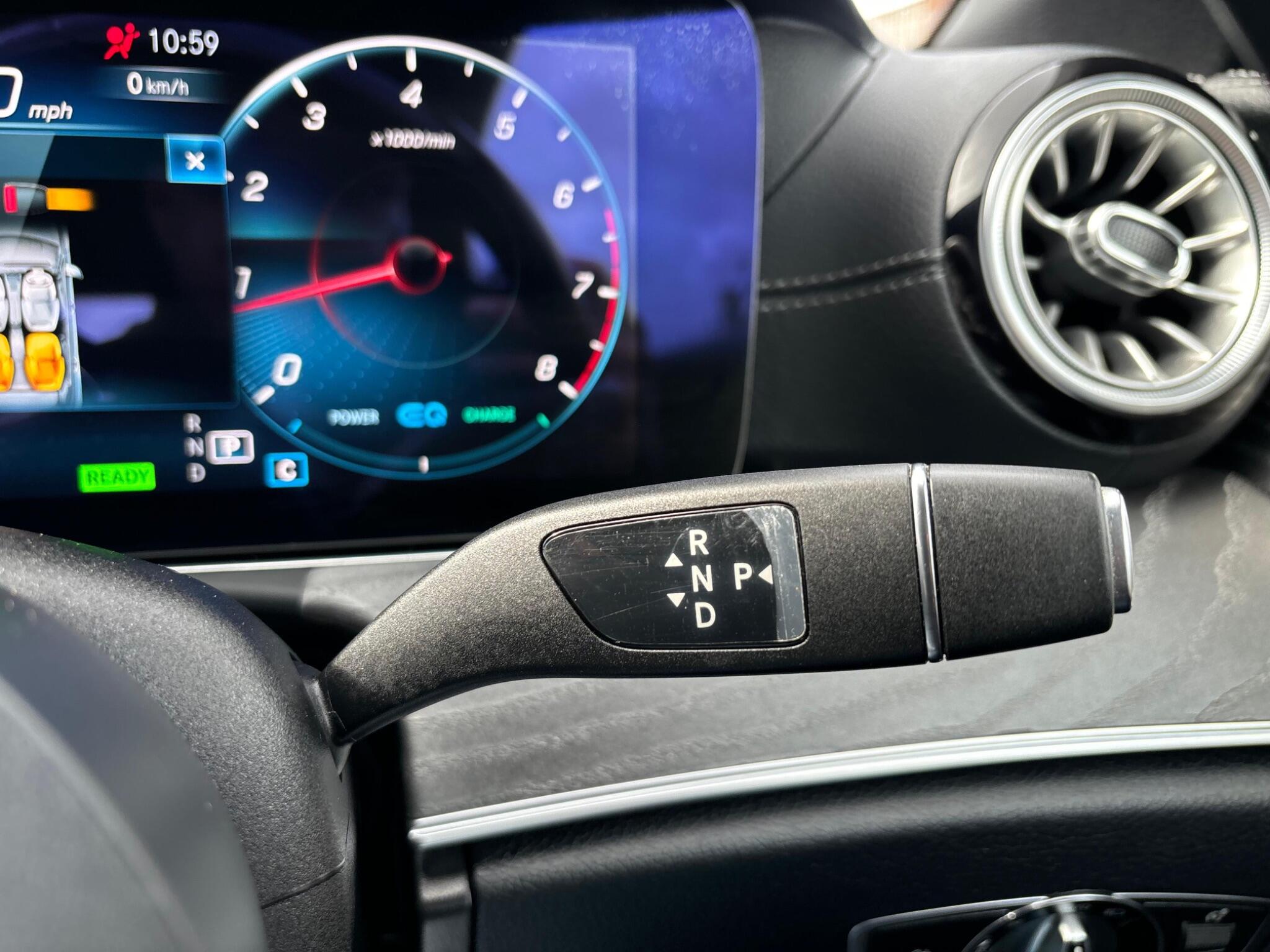 Mercedes-Benz E Class view 29