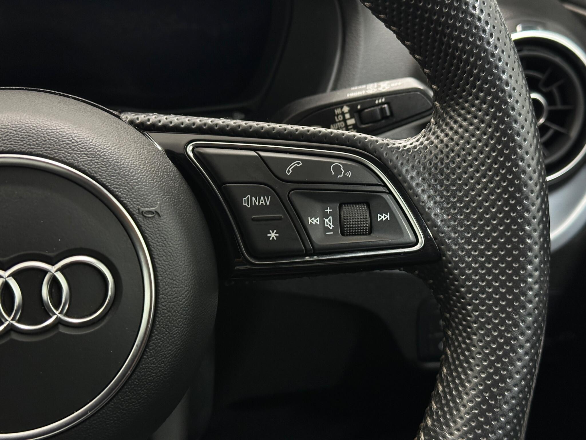 Audi Q2 view 16