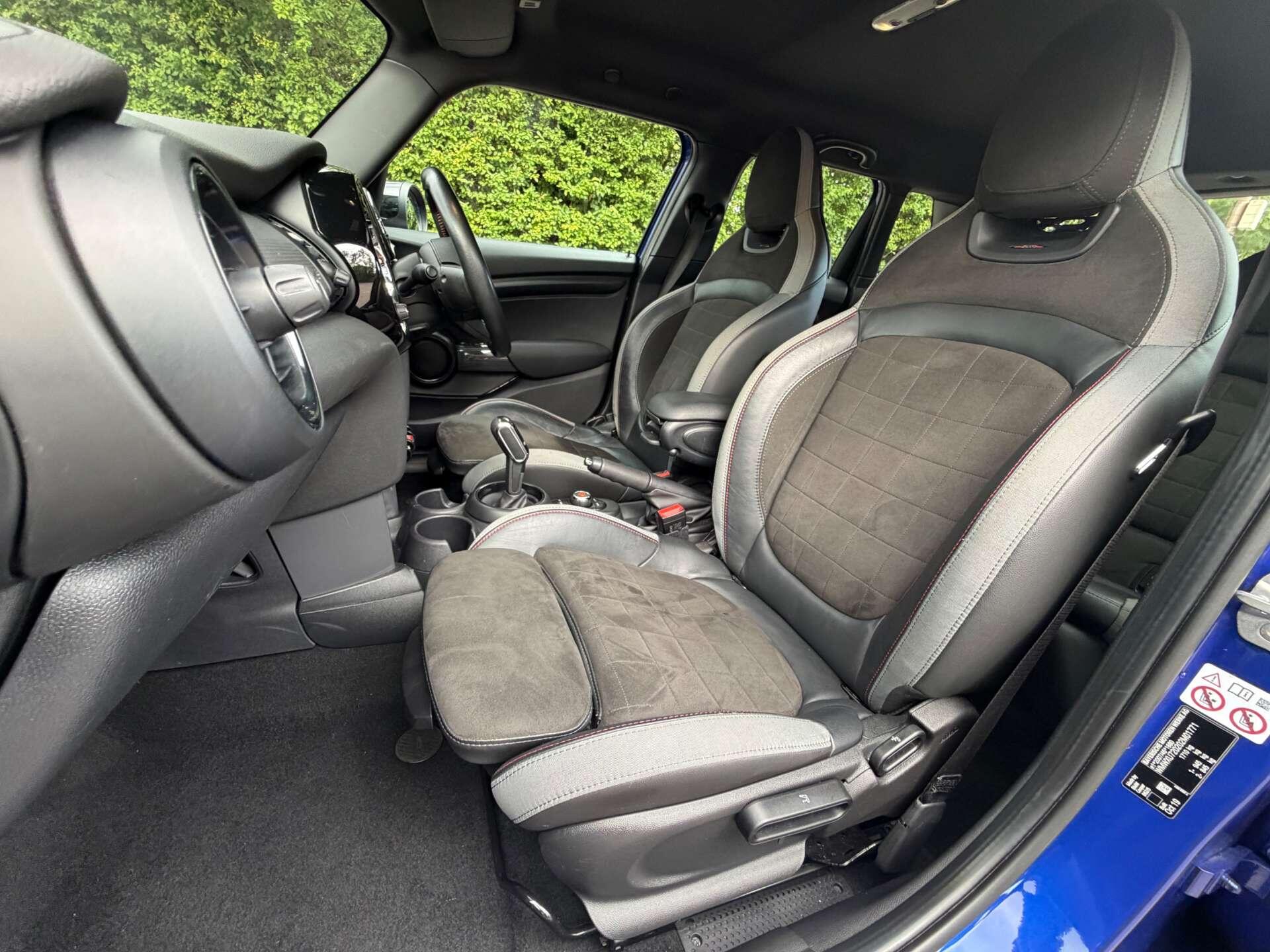 Mini Hatch view 23