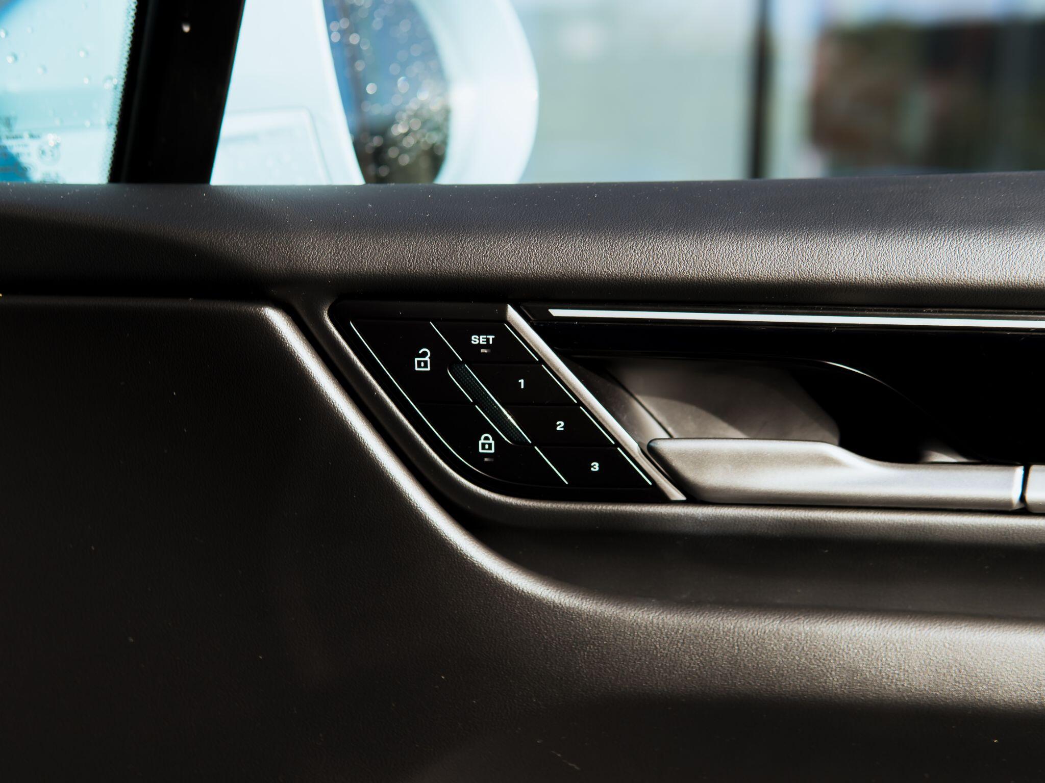 Porsche Macan view 41
