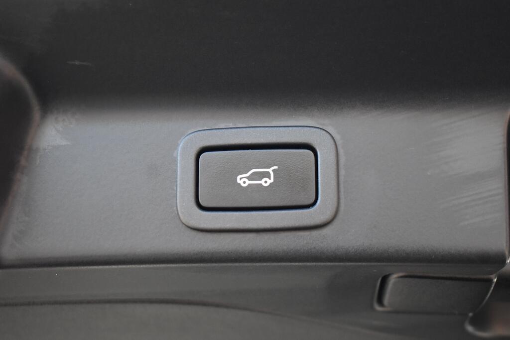 Jaguar F-Pace view 49