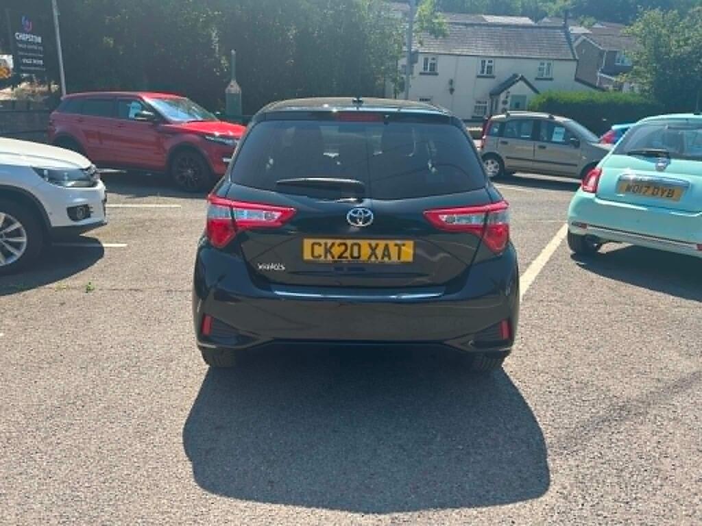 Toyota Yaris view 3