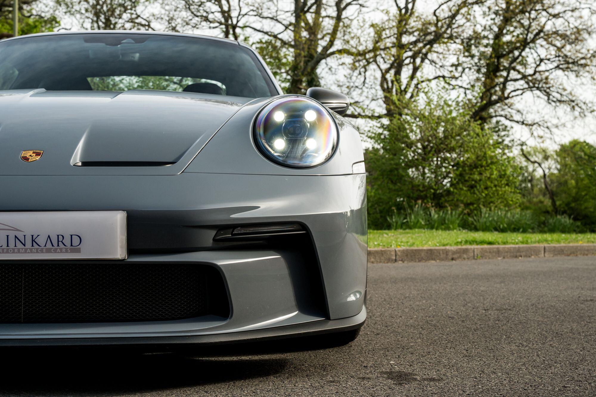 Porsche 911 view 19