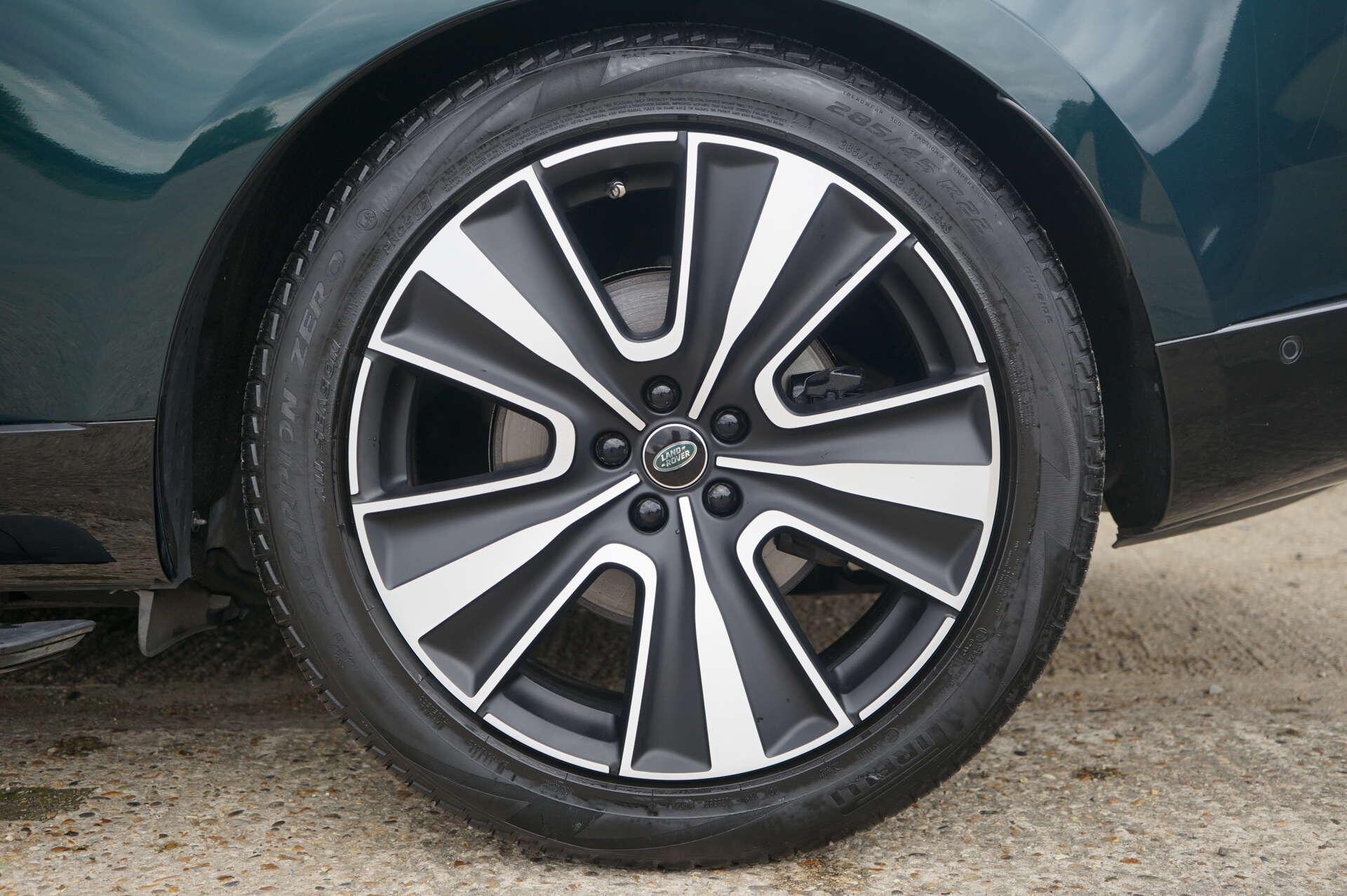 Land Rover Range Rover view 18