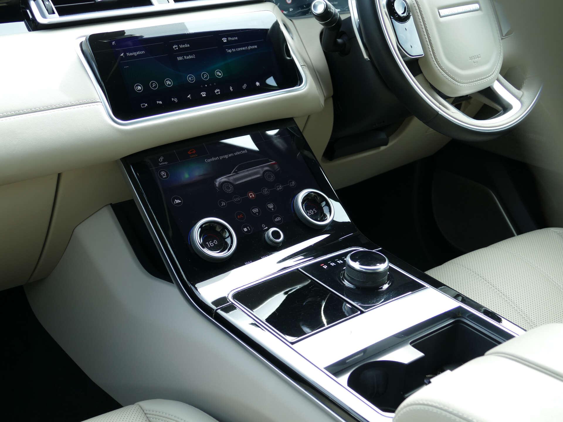 Land Rover Range Rover Velar view 27