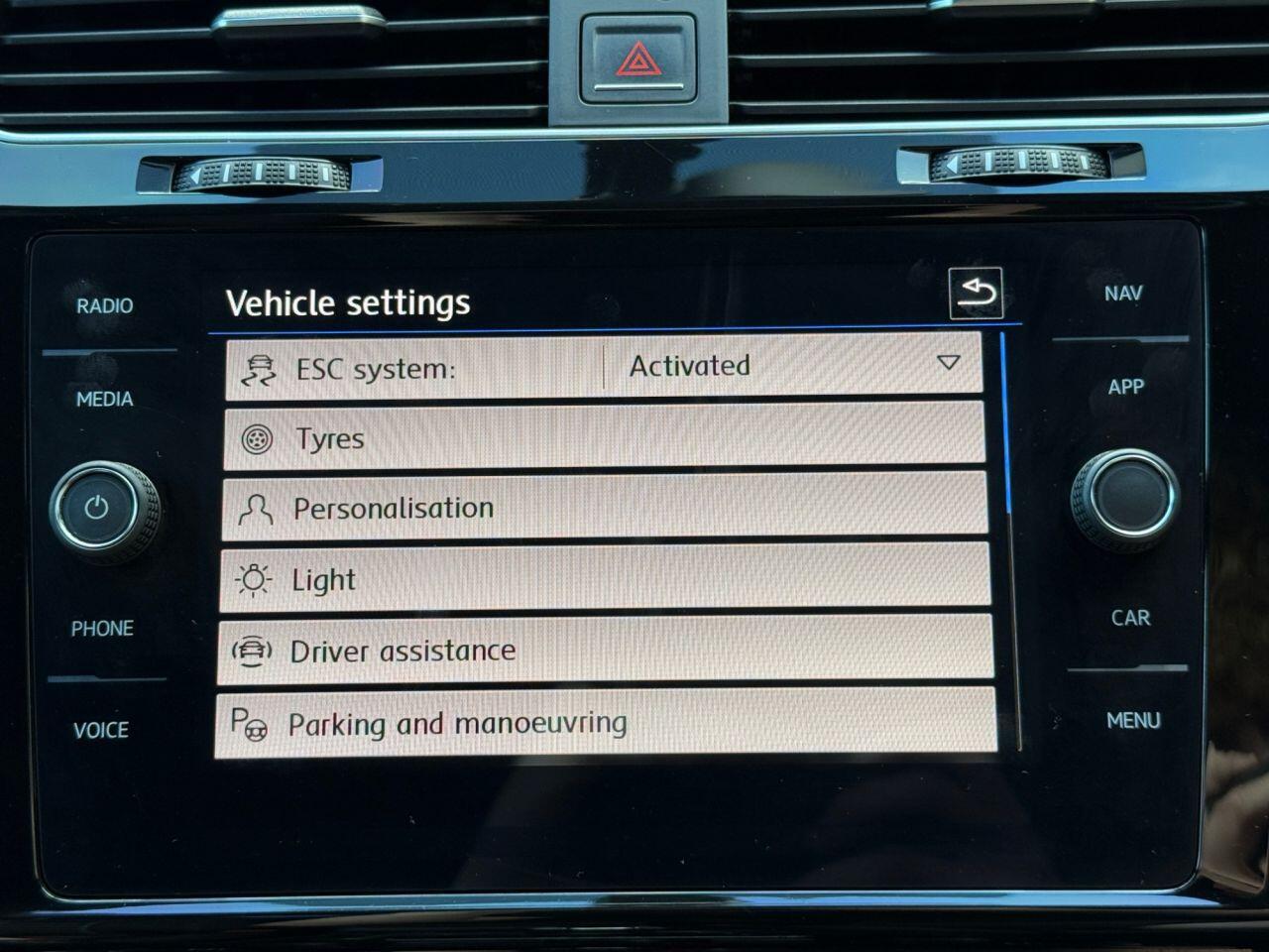 Volkswagen Golf view 26