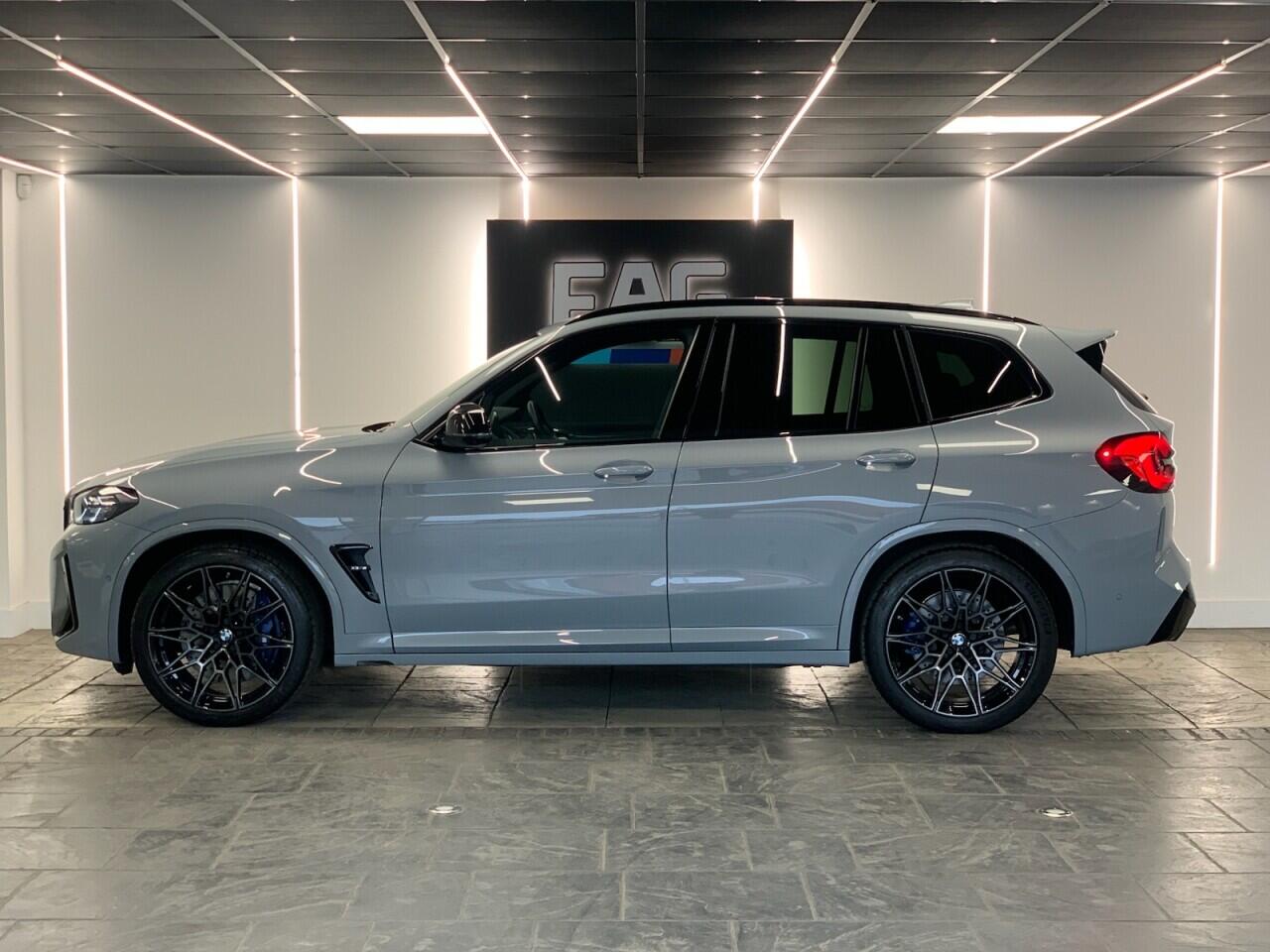 BMW X3 M view 3