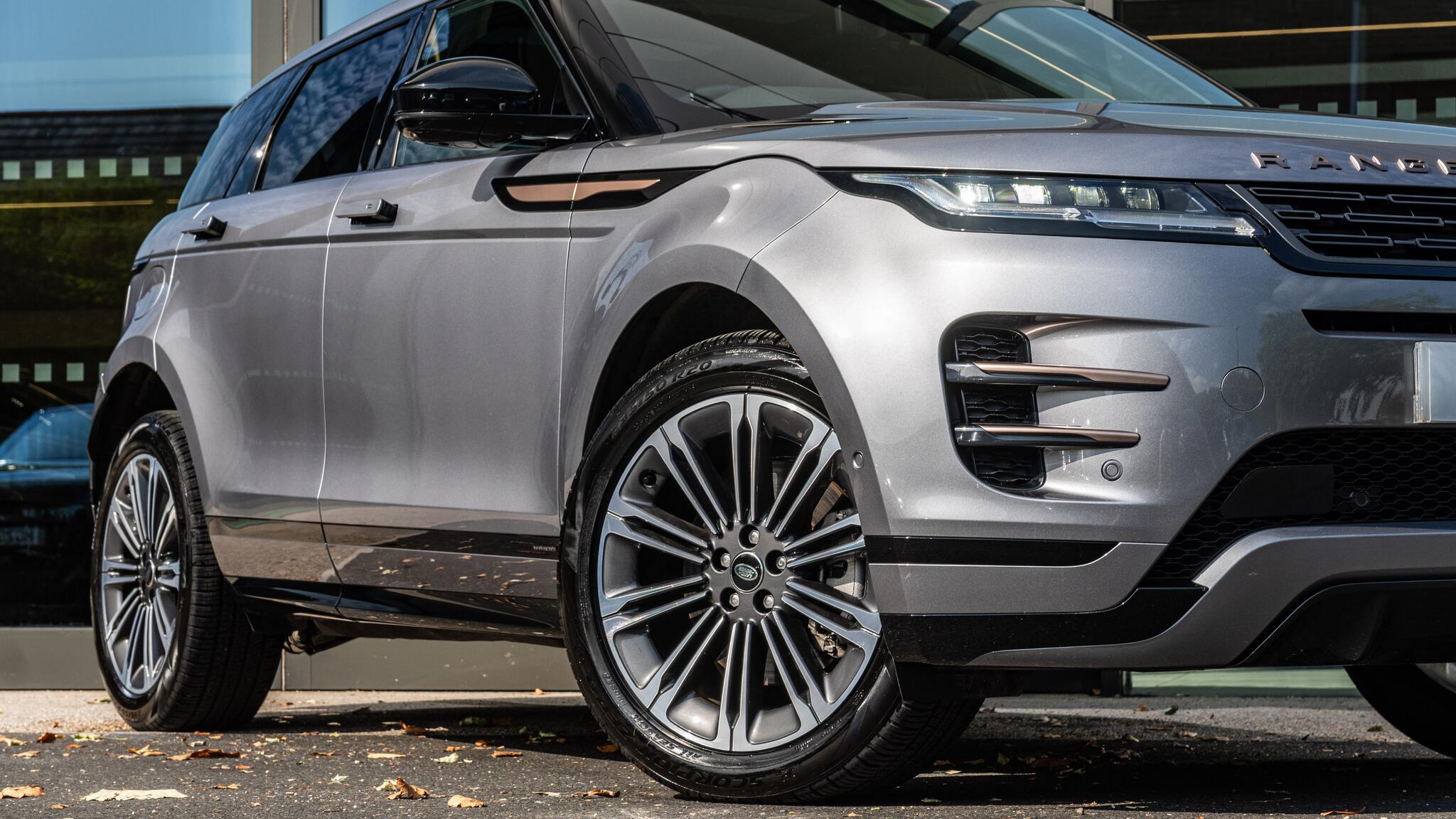 Land Rover Range Rover Evoque view 28