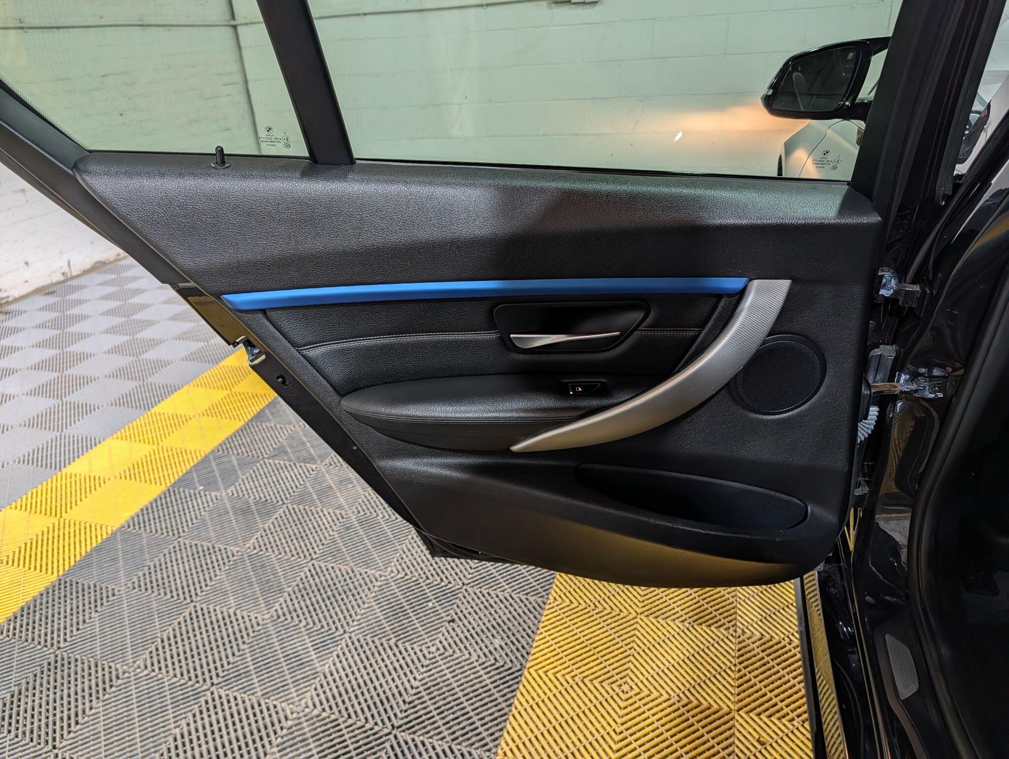 BMW 3 Series view 43