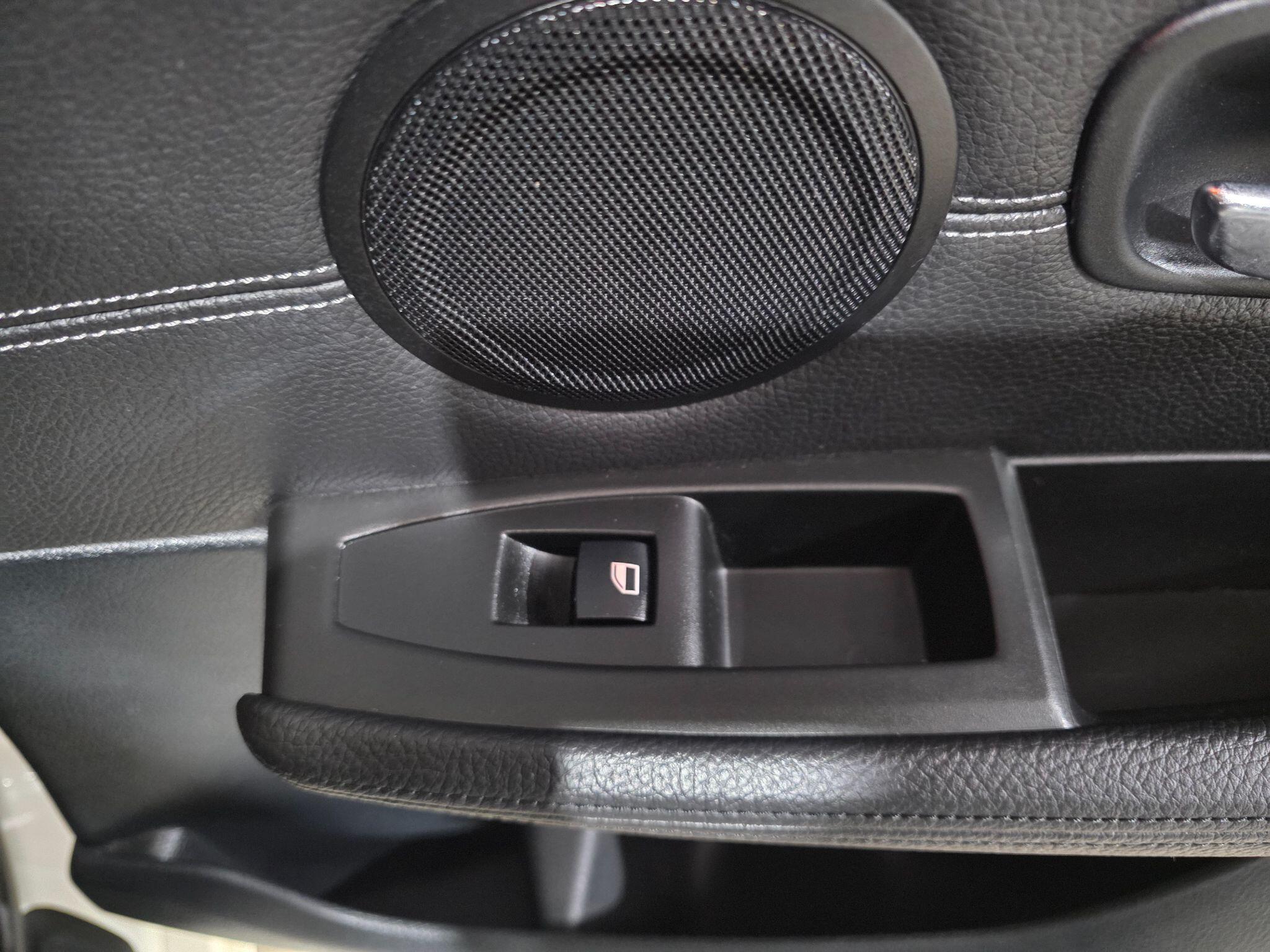 BMW 2 Series Active Tourer view 25