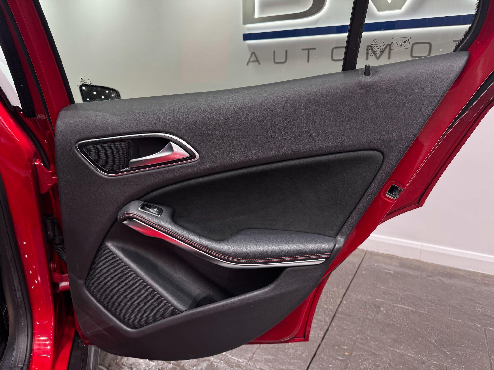 Mercedes-Benz GLA view 46