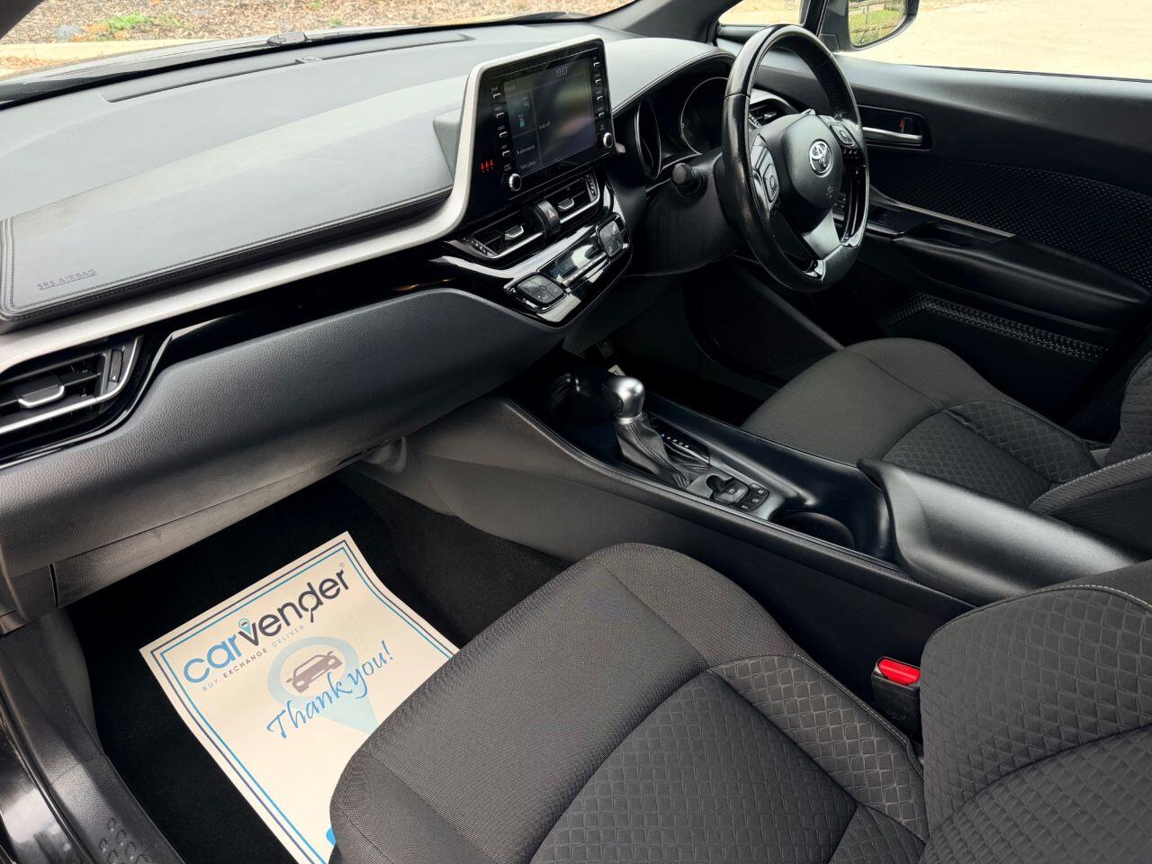 Toyota C-HR view 24