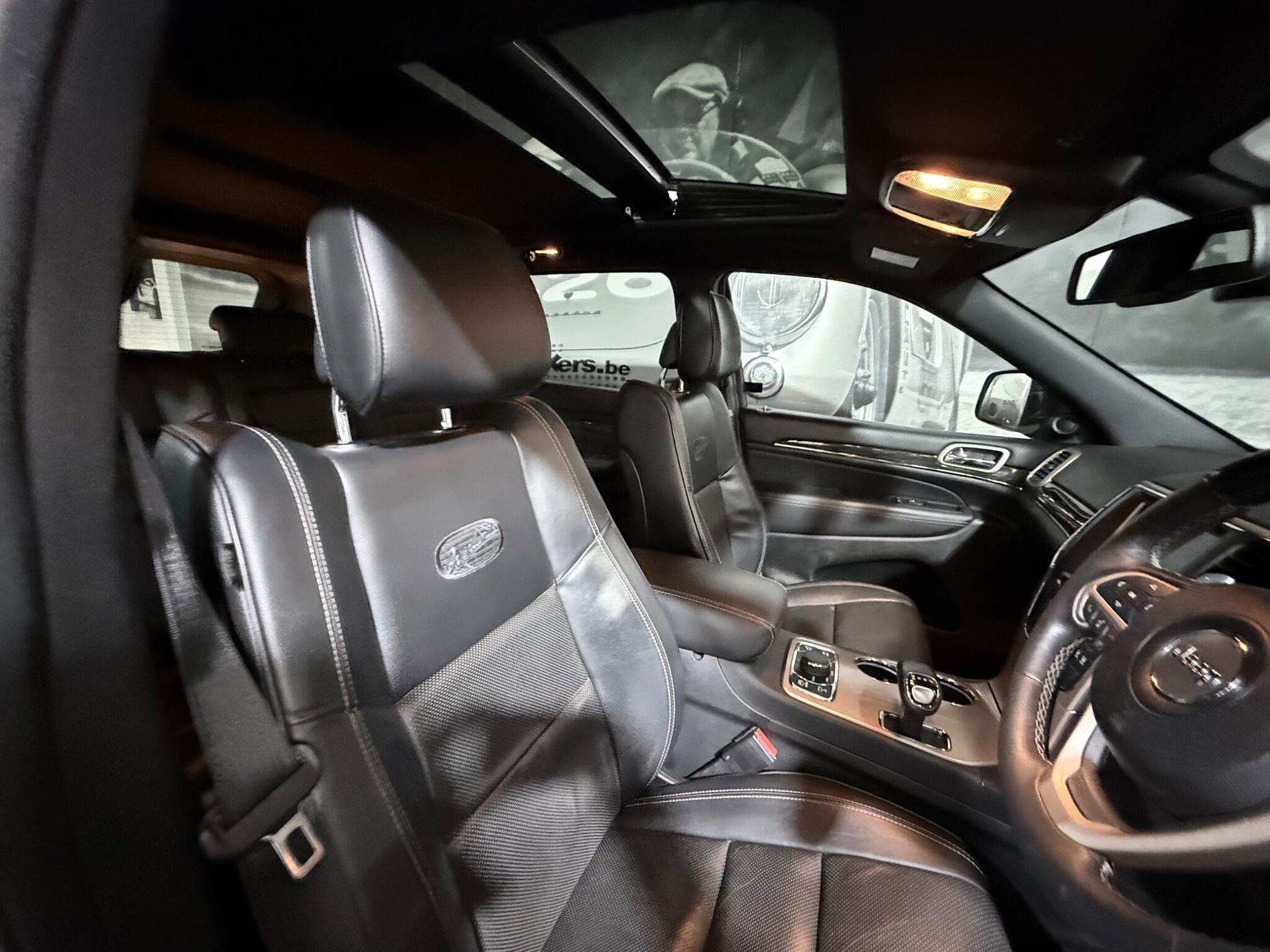 Jeep Grand Cherokee view 10