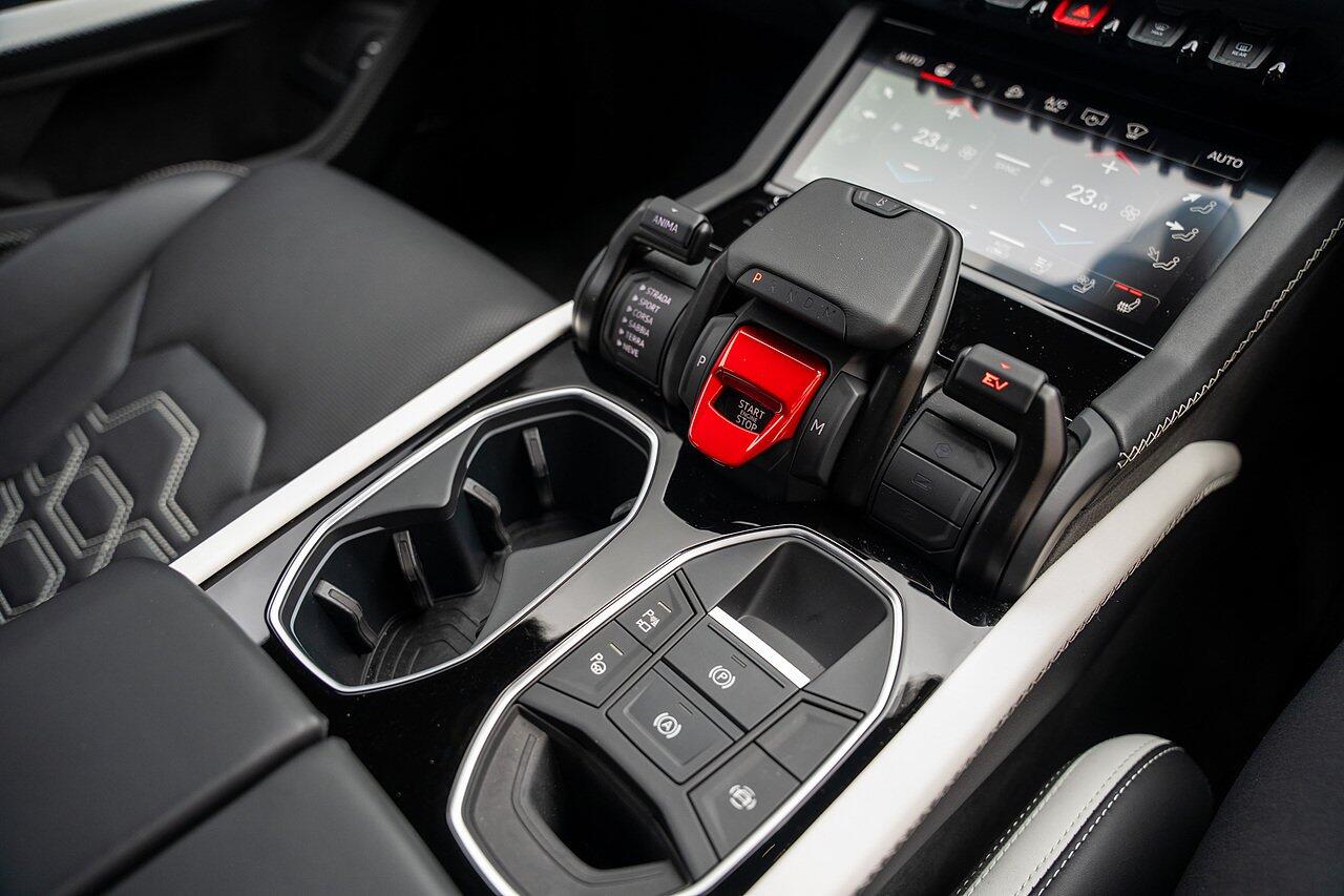 Lamborghini Urus view 51