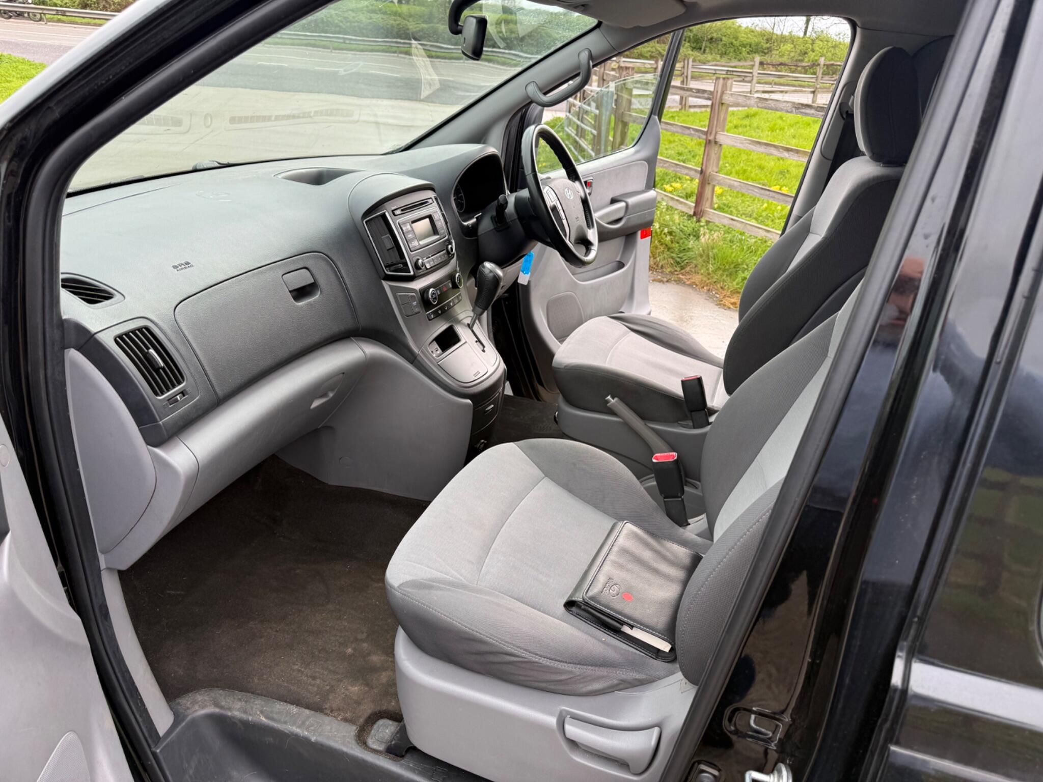 Hyundai i800 2.5 CRDi SE Auto Euro 6 5dr — photo 45 of 100