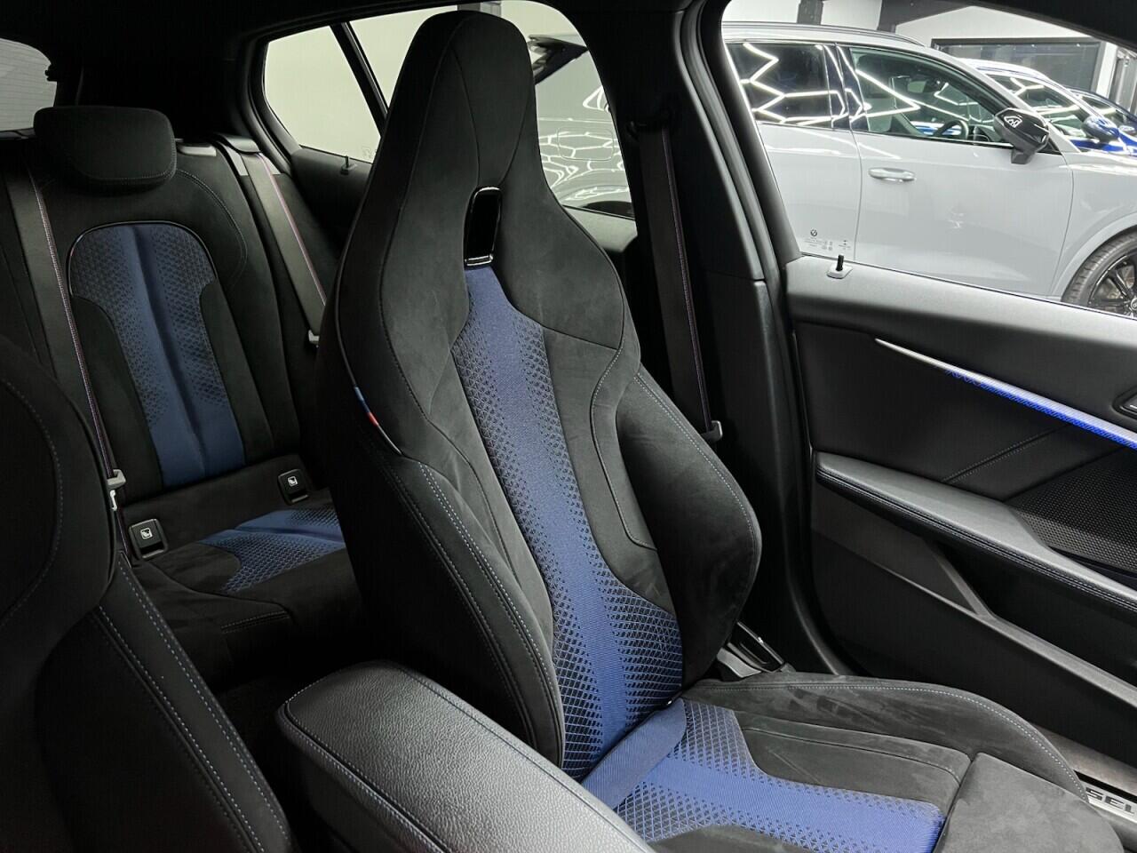 BMW 1 Series view 36