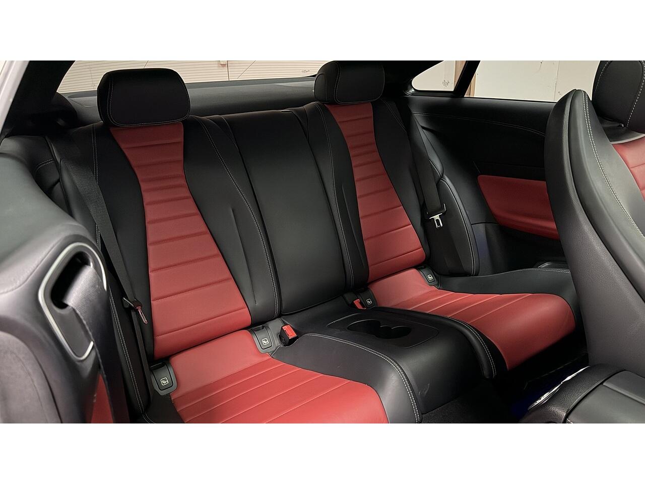 Mercedes-Benz E-Class view 19