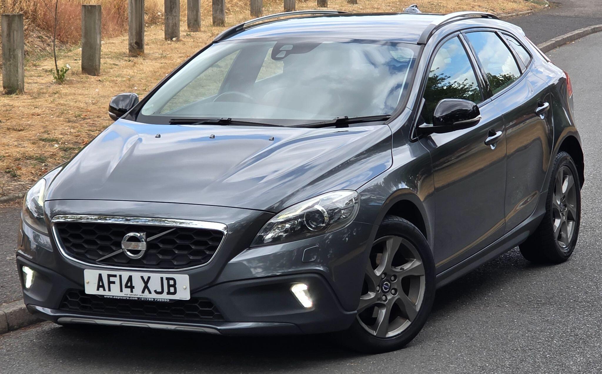 Volvo V40 Cross Country view 18