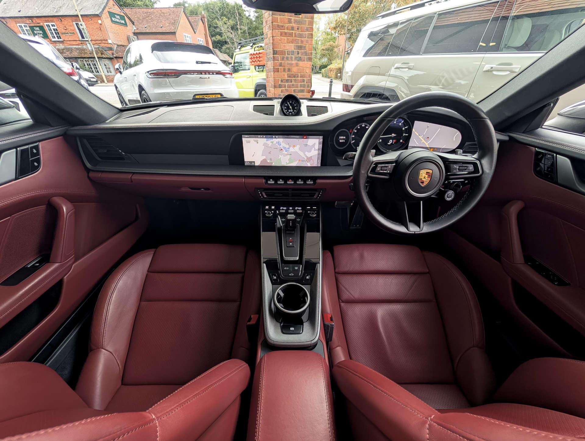 Porsche 911 view 26