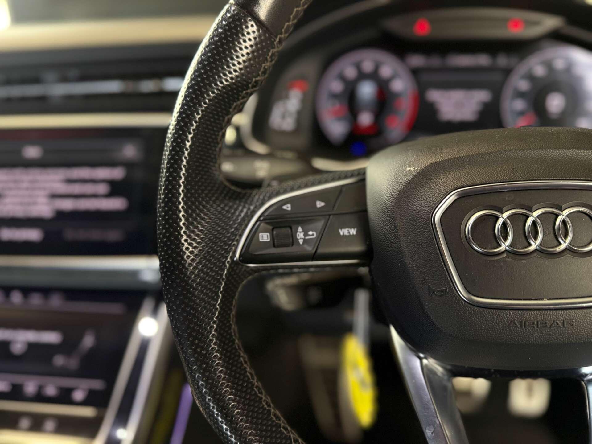 Audi Q8 view 37