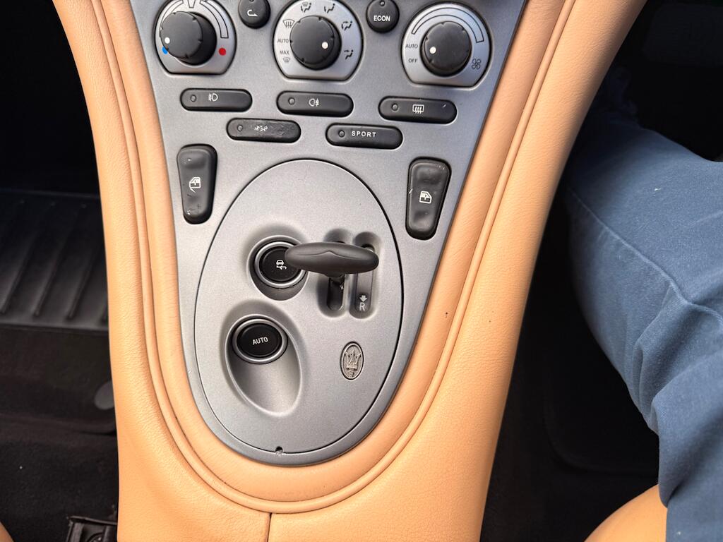 Maserati Coupe view 55